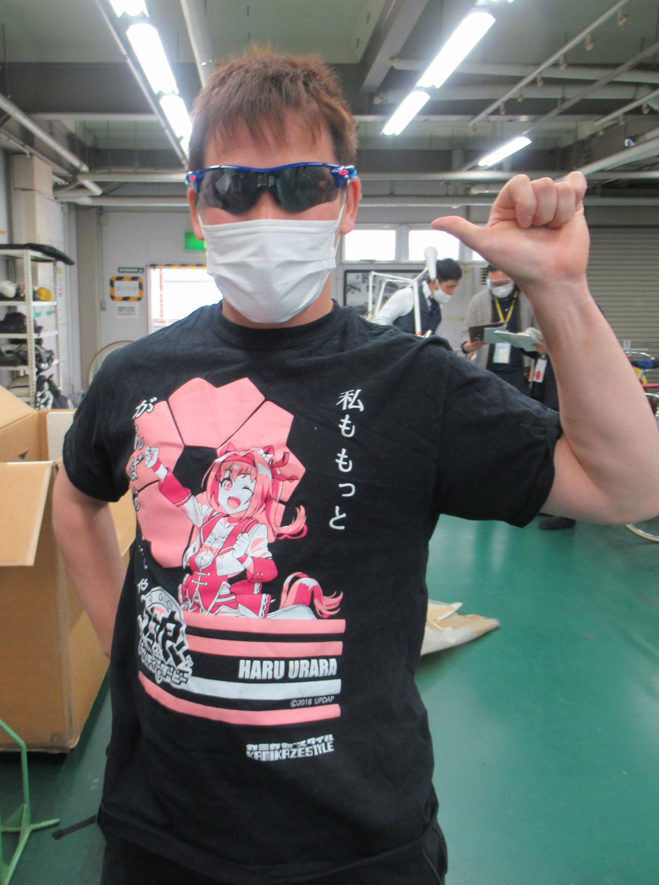 玉村元気が個性派の名馬ツインターボのごとく逃走する（撮影・岡田晋）