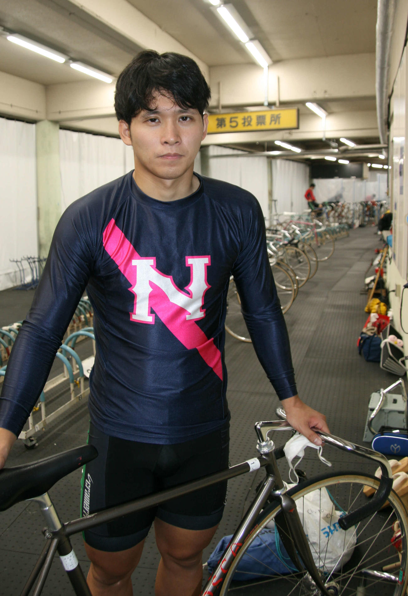赤板からの突っ張り先行で押し切った片桐善也（撮影・秋山正則）