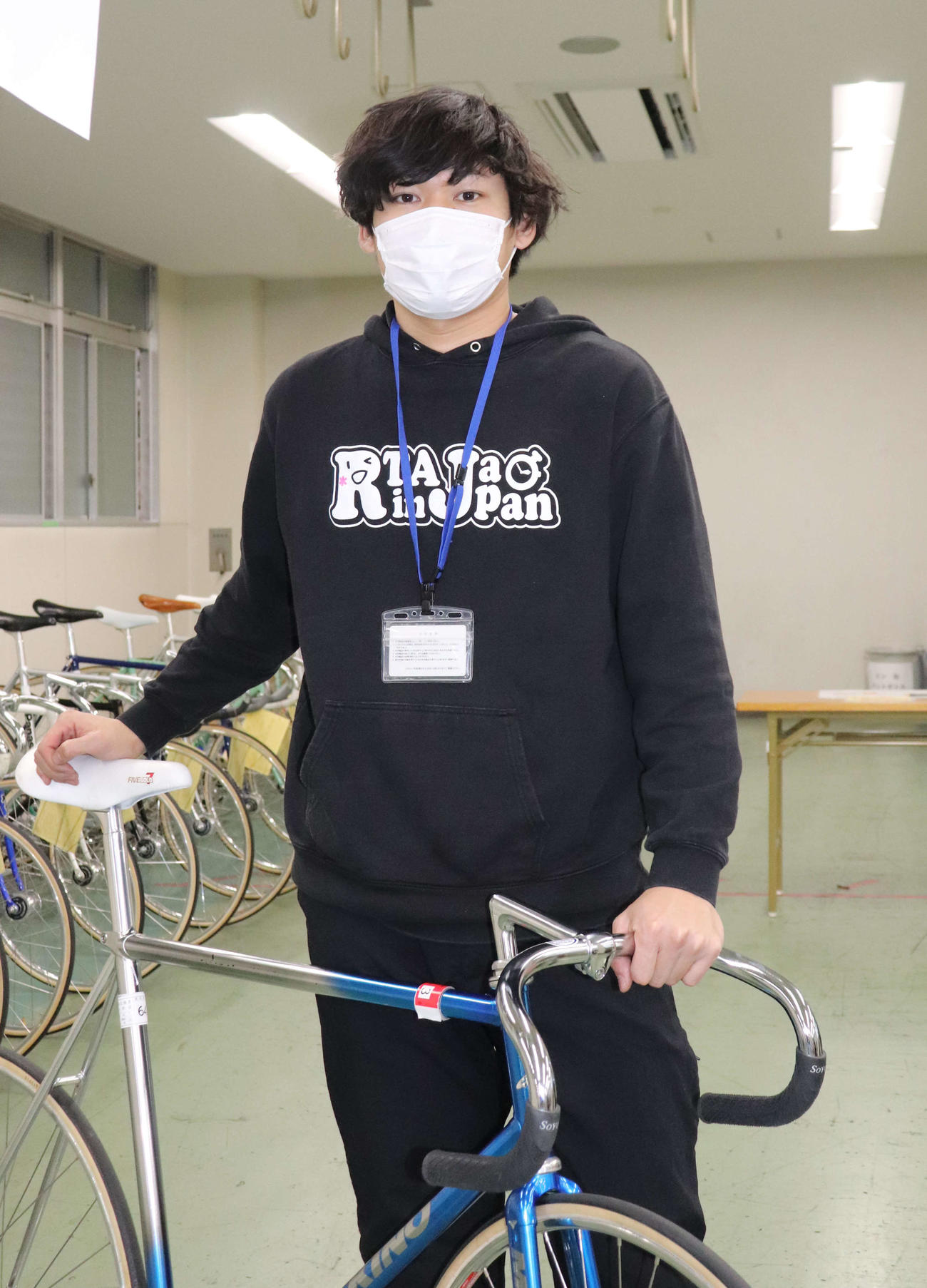 4Rは5連勝と好調をキープする福元啓太がパワー先行で圧倒する（撮影・神田成史）