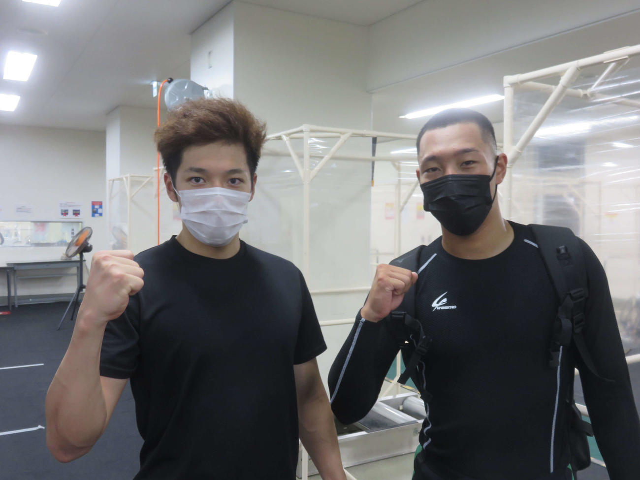 チ決勝8R、治田知也（右）は加藤将武の番手回りを選択した