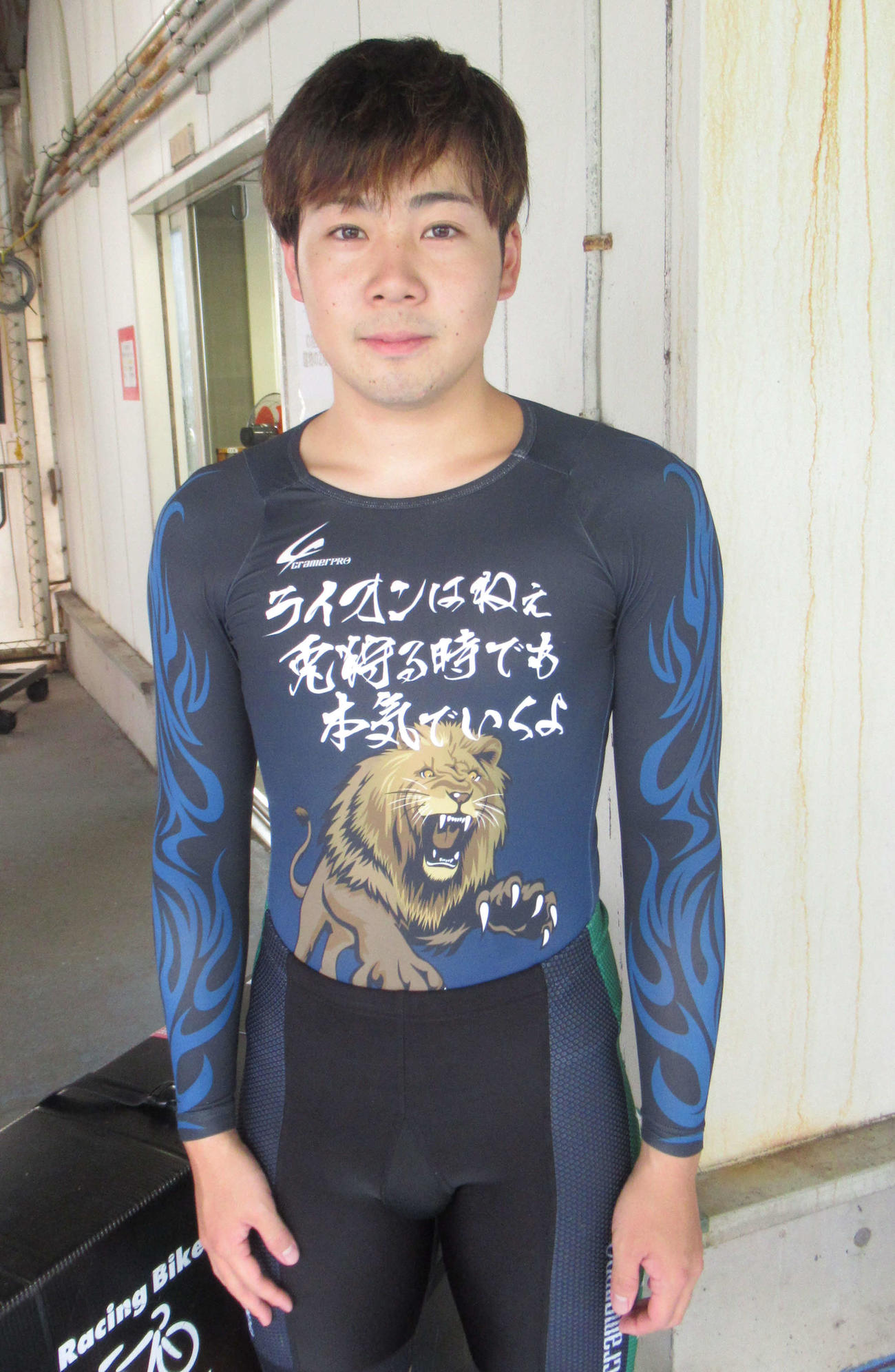 上昇ムードの枝村弘樹がパワーを駆使する（撮影・山田敏明）