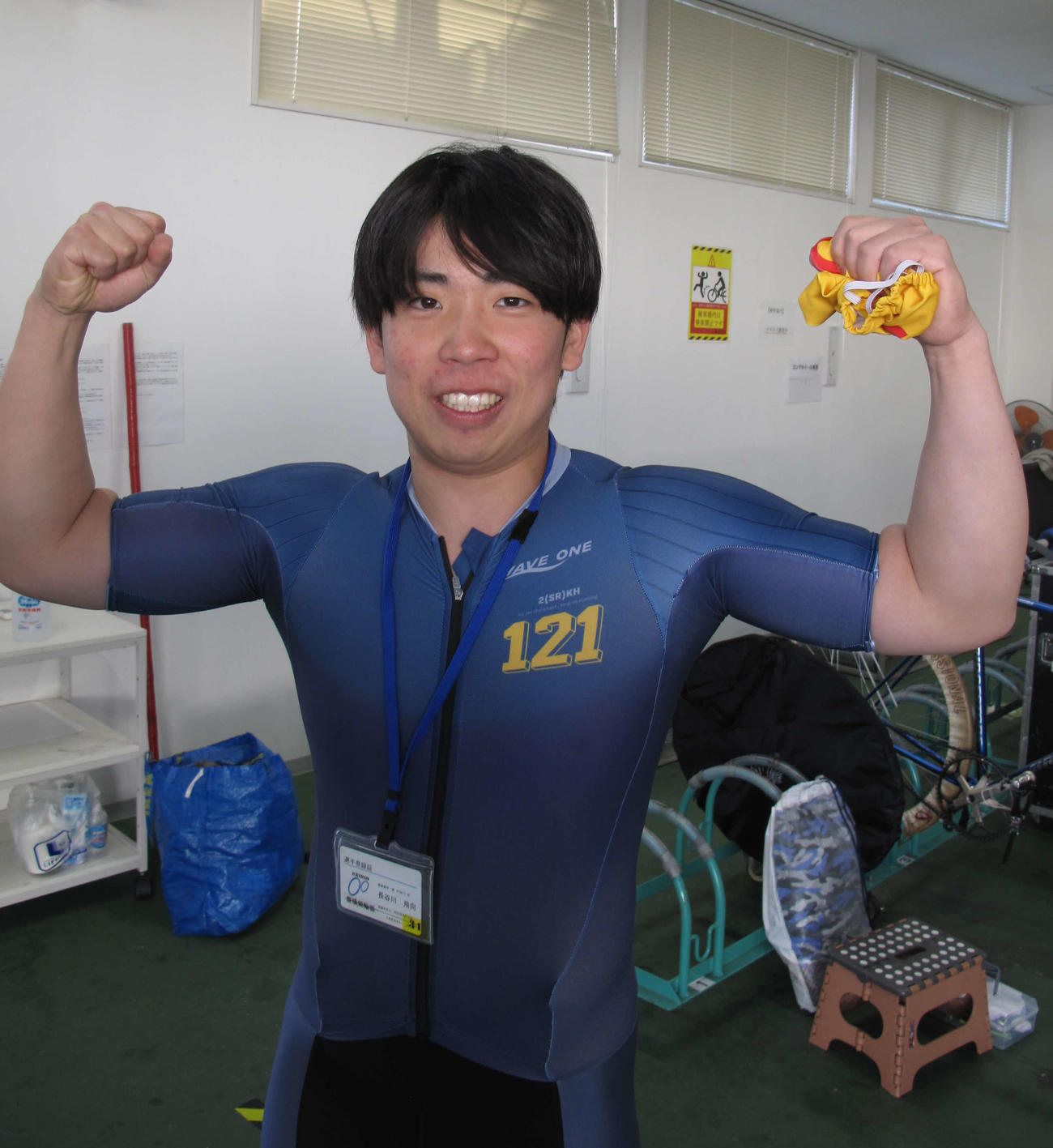 長谷川飛向が予選クリアに力こぶを見せた　（撮影：和田年弘）