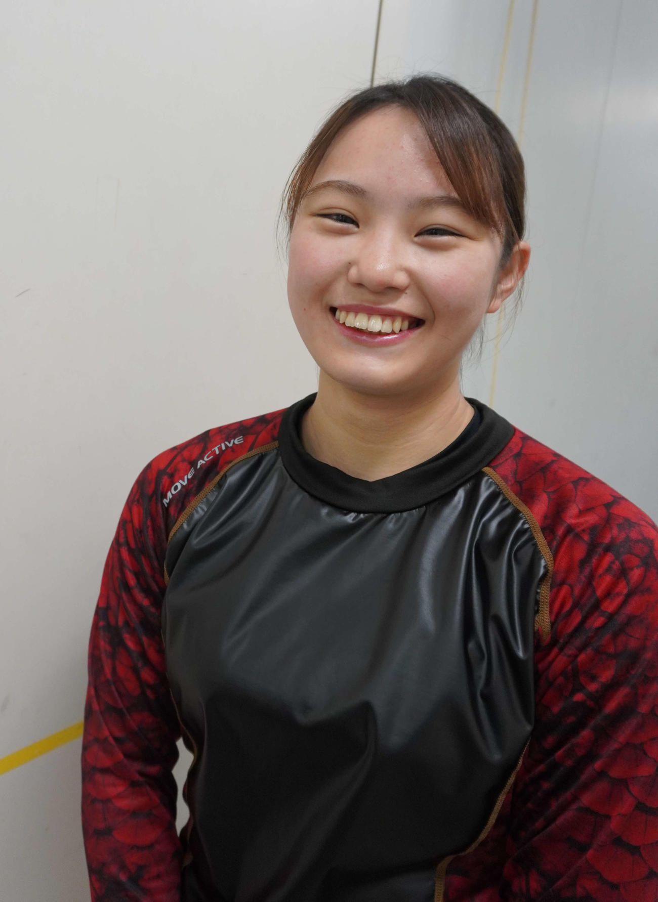 勝ち上がりで初の1着を決め会心の笑みを見せる神戸暖稀羽