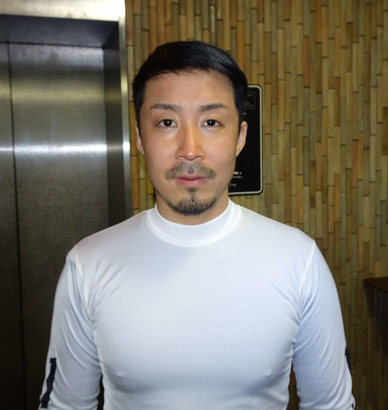 小出慎也は早めに仕掛けて初日4連勝とした（撮影：和田年弘）