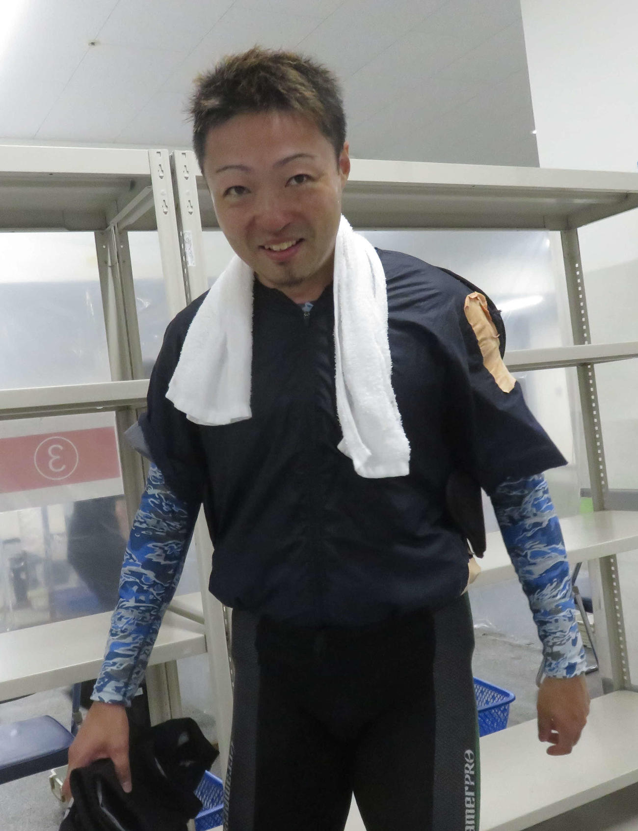 いわき平競輪　代謝による引退を逃れようと懸命な長田彰人（撮影・野島成浩）