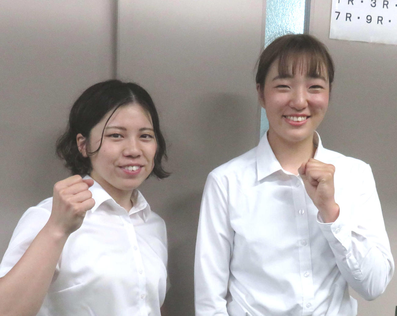 本格デビュー初戦に意気込む豊田美香と磯村光舞（ひらり）（撮影・野島成浩）