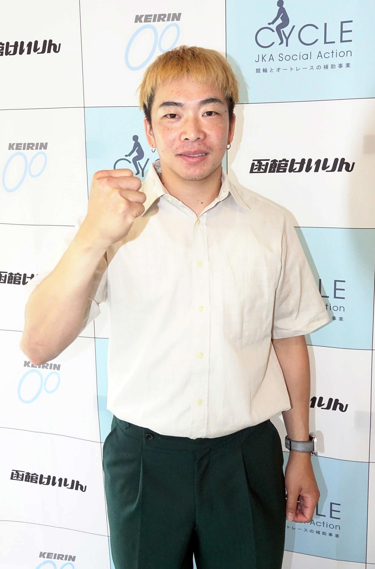 激しい先行争いに勝利した貝原涼太