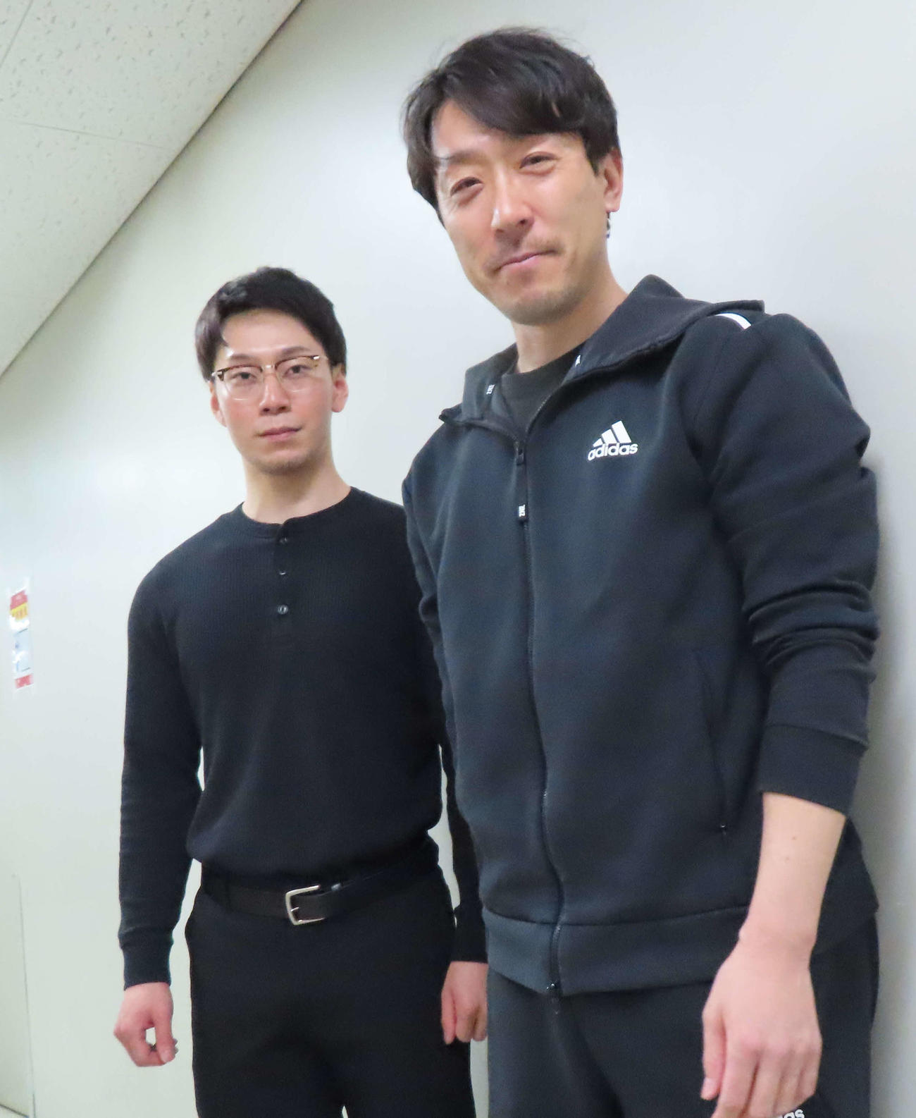 西武園競輪　渡辺塁（左）が井上雄三とライン決着を目指す（撮影・野島成浩）