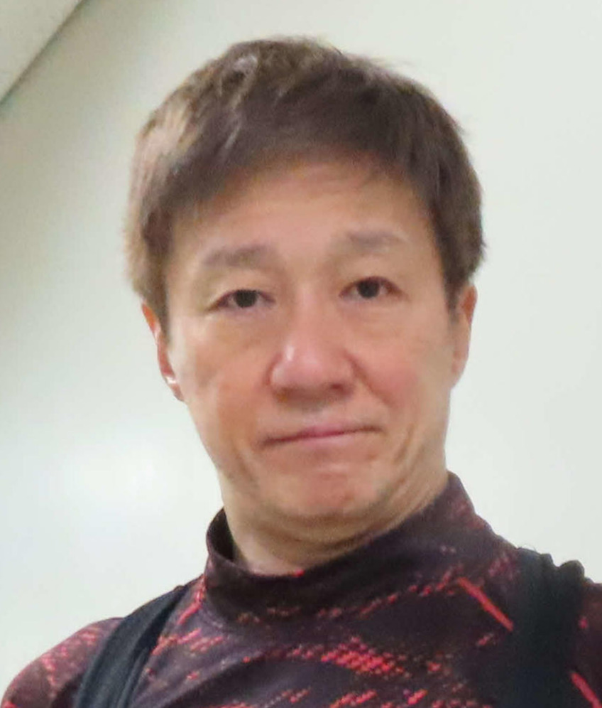 健在ぶりをアピールする中沢央治