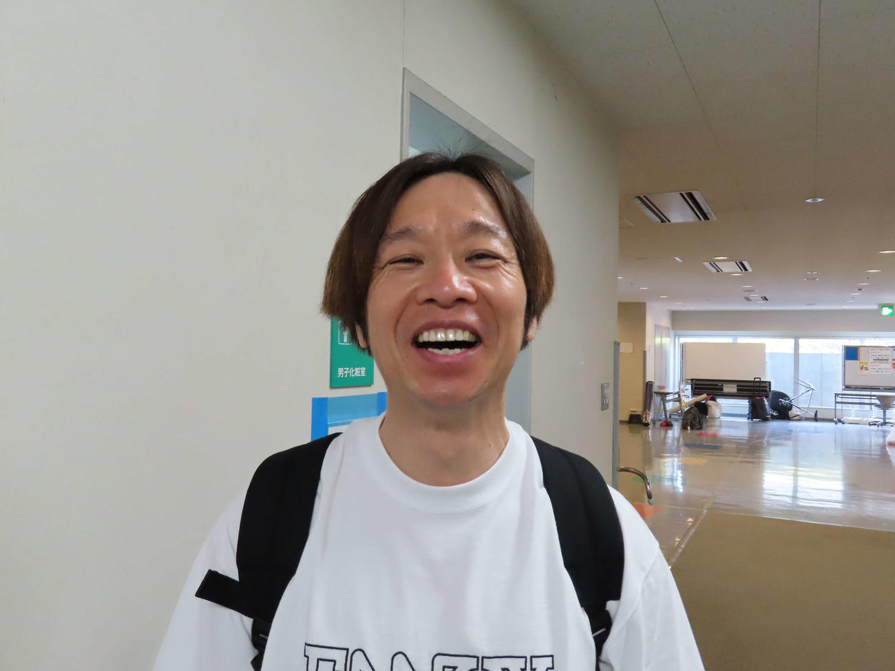 アフロを卒業した尾崎剛