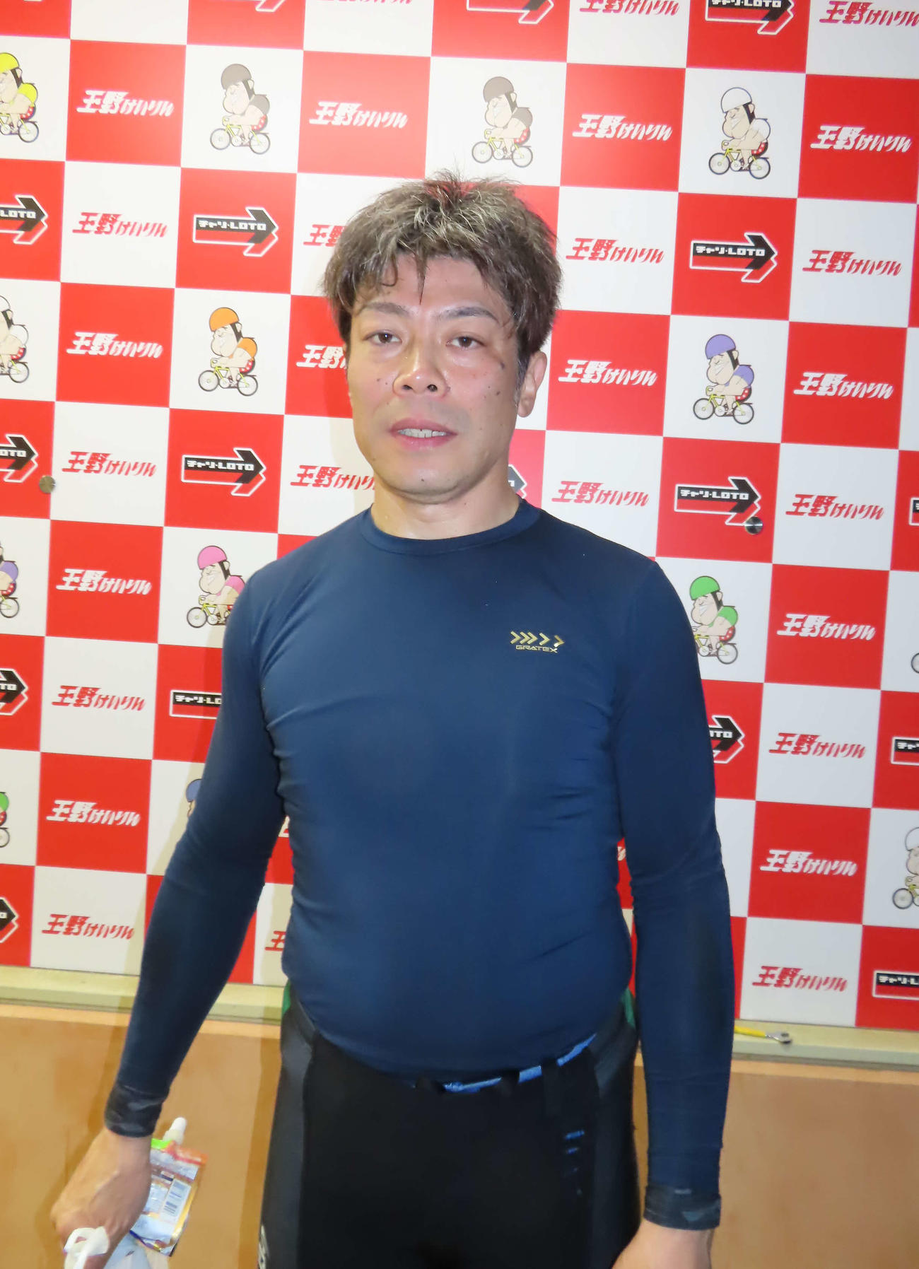 一般2R、井田晶之の先行にマークして差し切った鮒田博文
