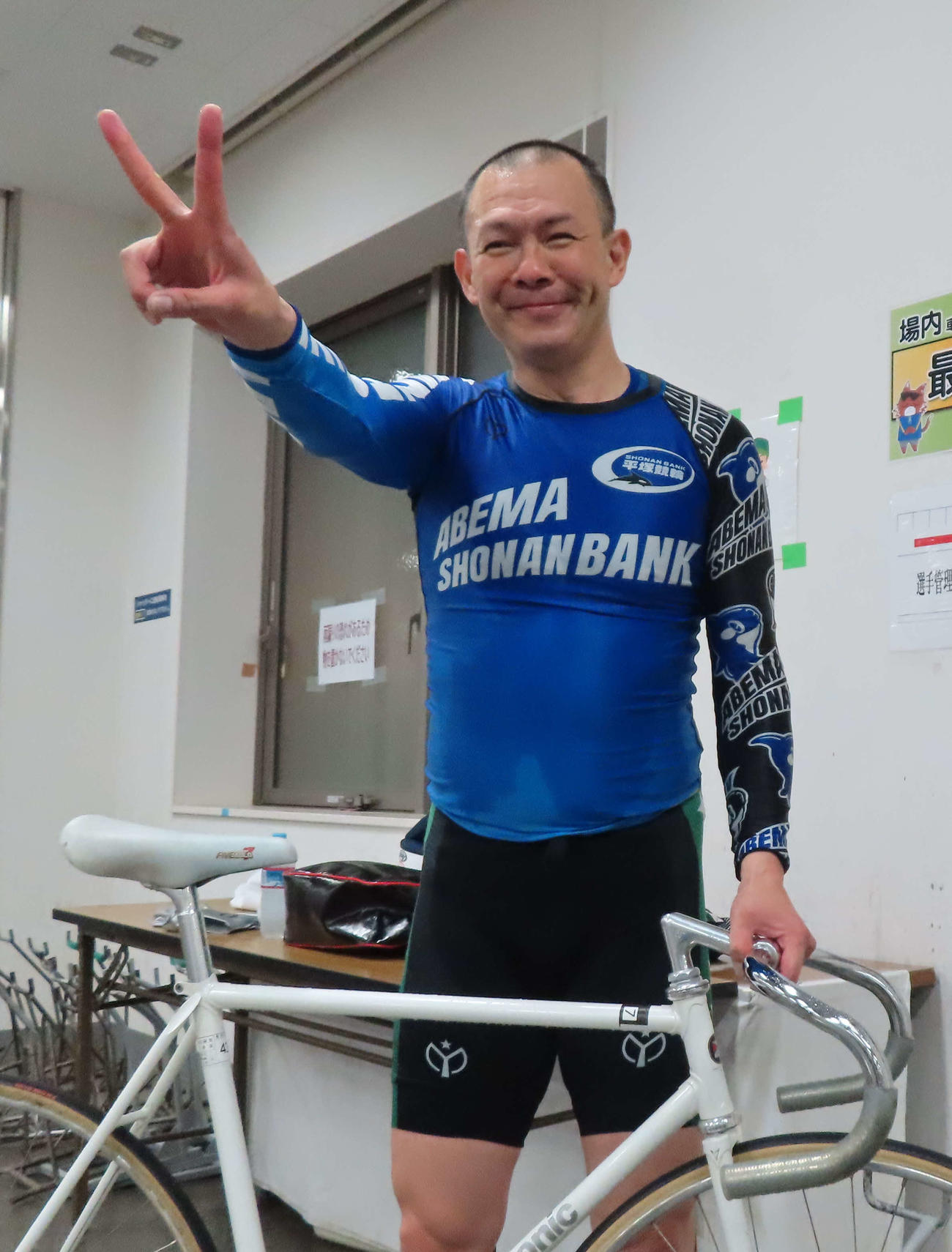 大健闘が続く岡崎徹（撮影・野島成浩）