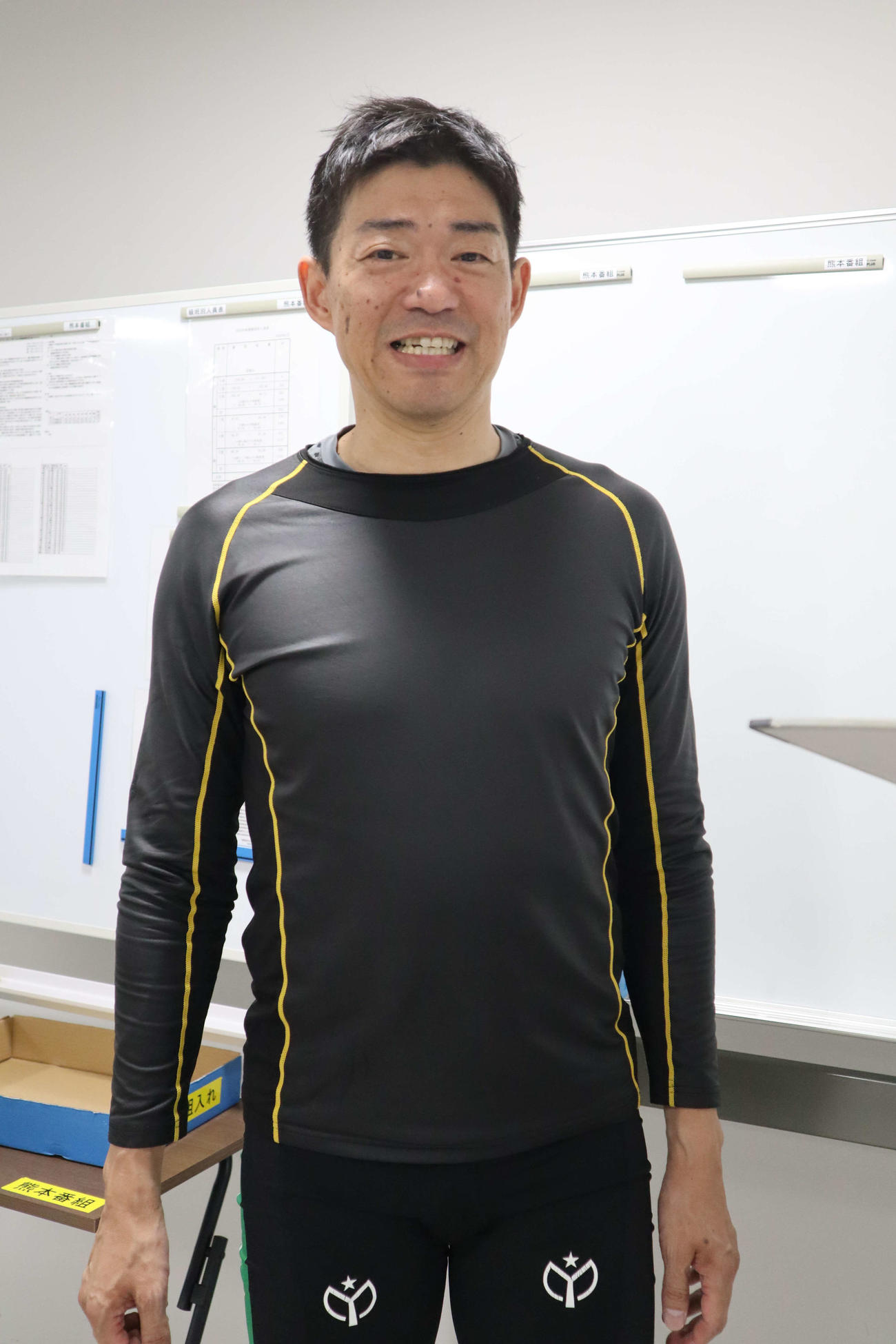 宮下潤が執念で内を突っ込んだ（撮影・音無剛）