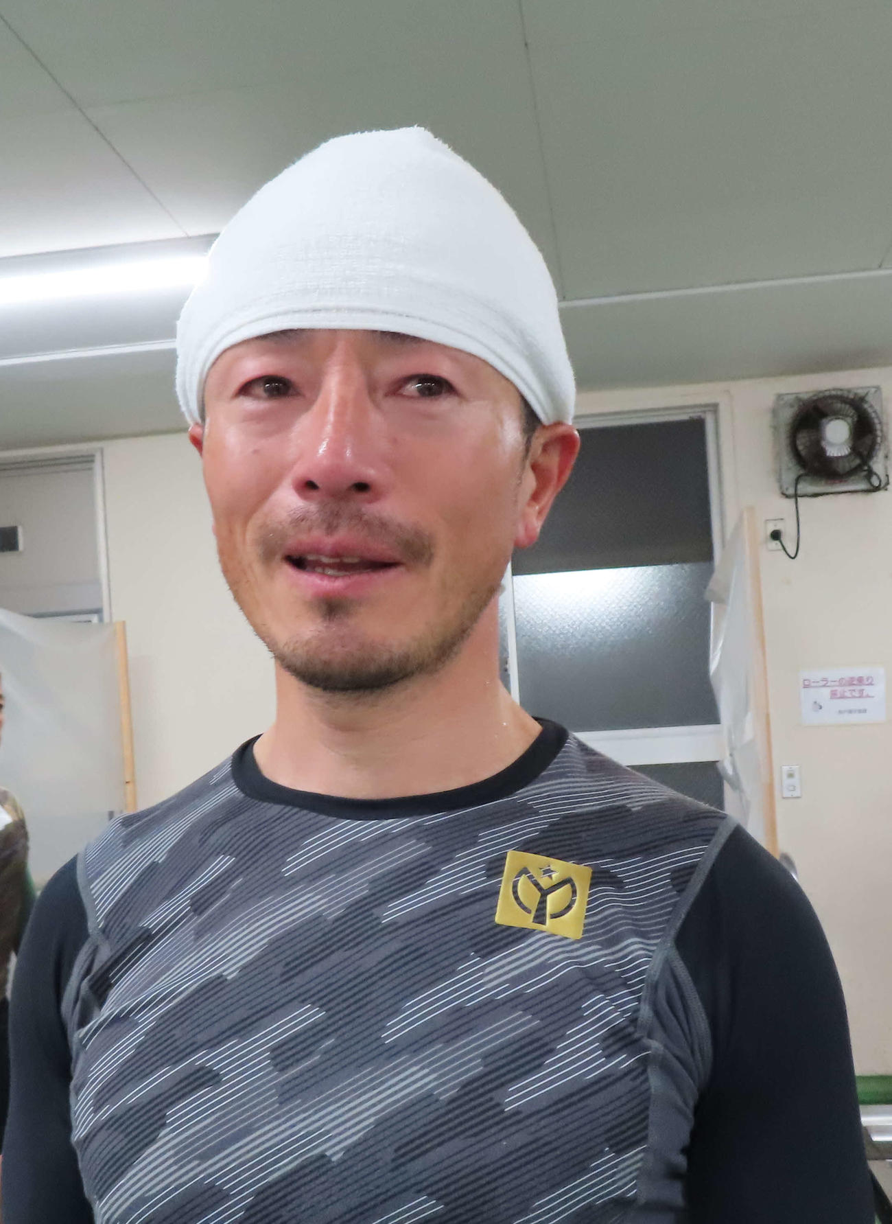 松戸競輪　鈴木誠が目を赤く腫らしながら心境を語る（撮影・野島成浩）