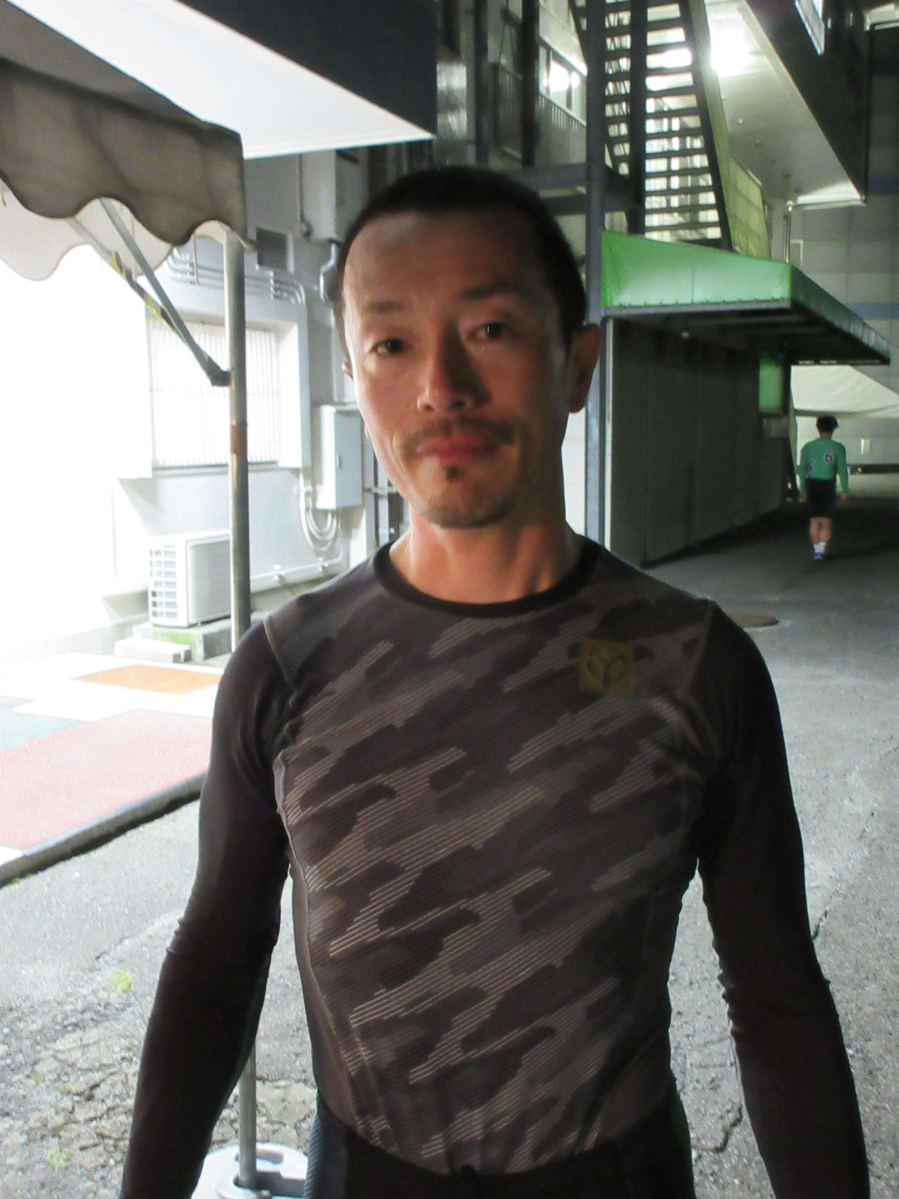 一般2Rは、鈴木誠が、長期欠場の復帰後、2勝目と健在ぶりをアピール