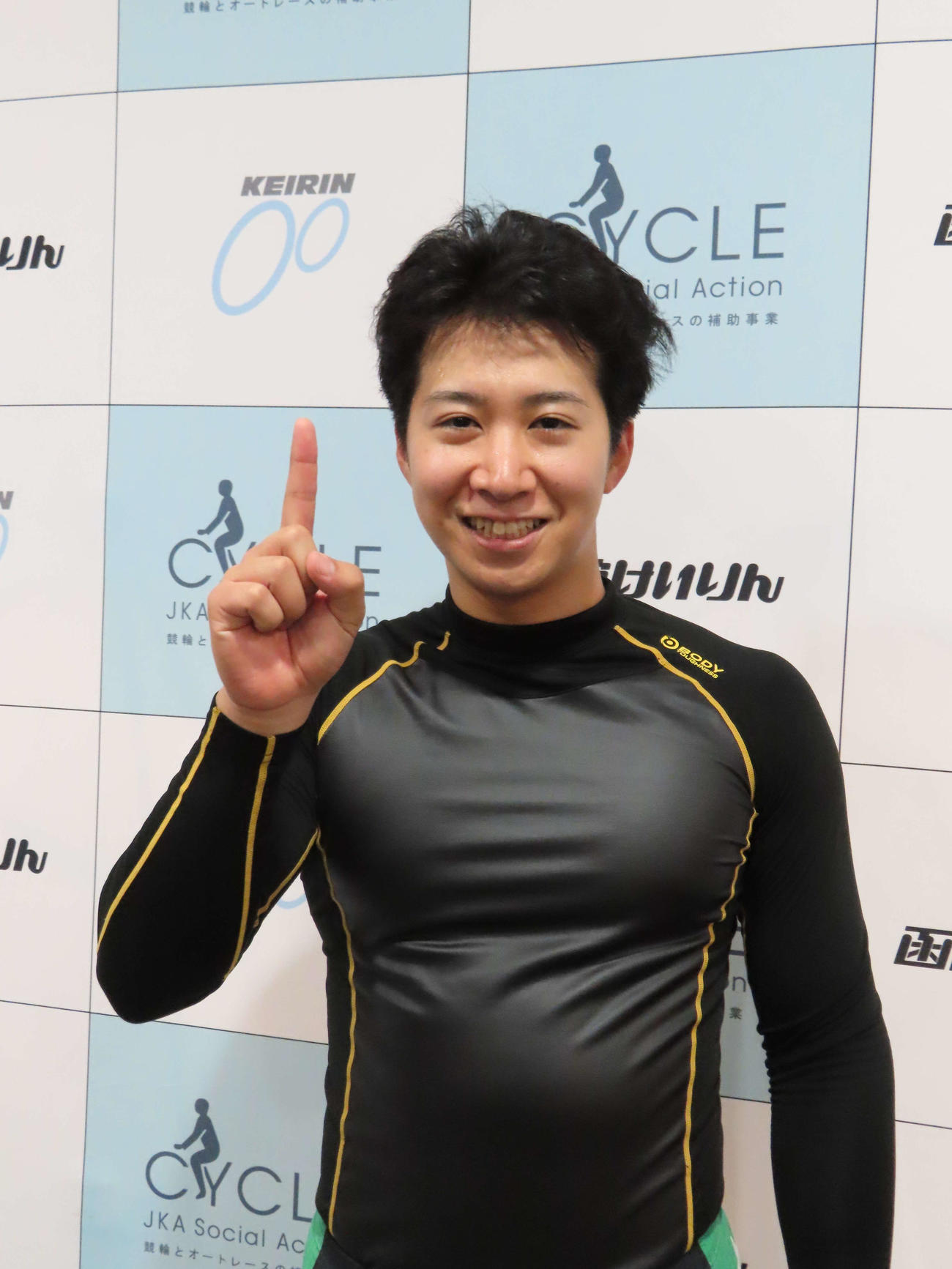 細中翔太は1、2班初勝利に1着ポーズ