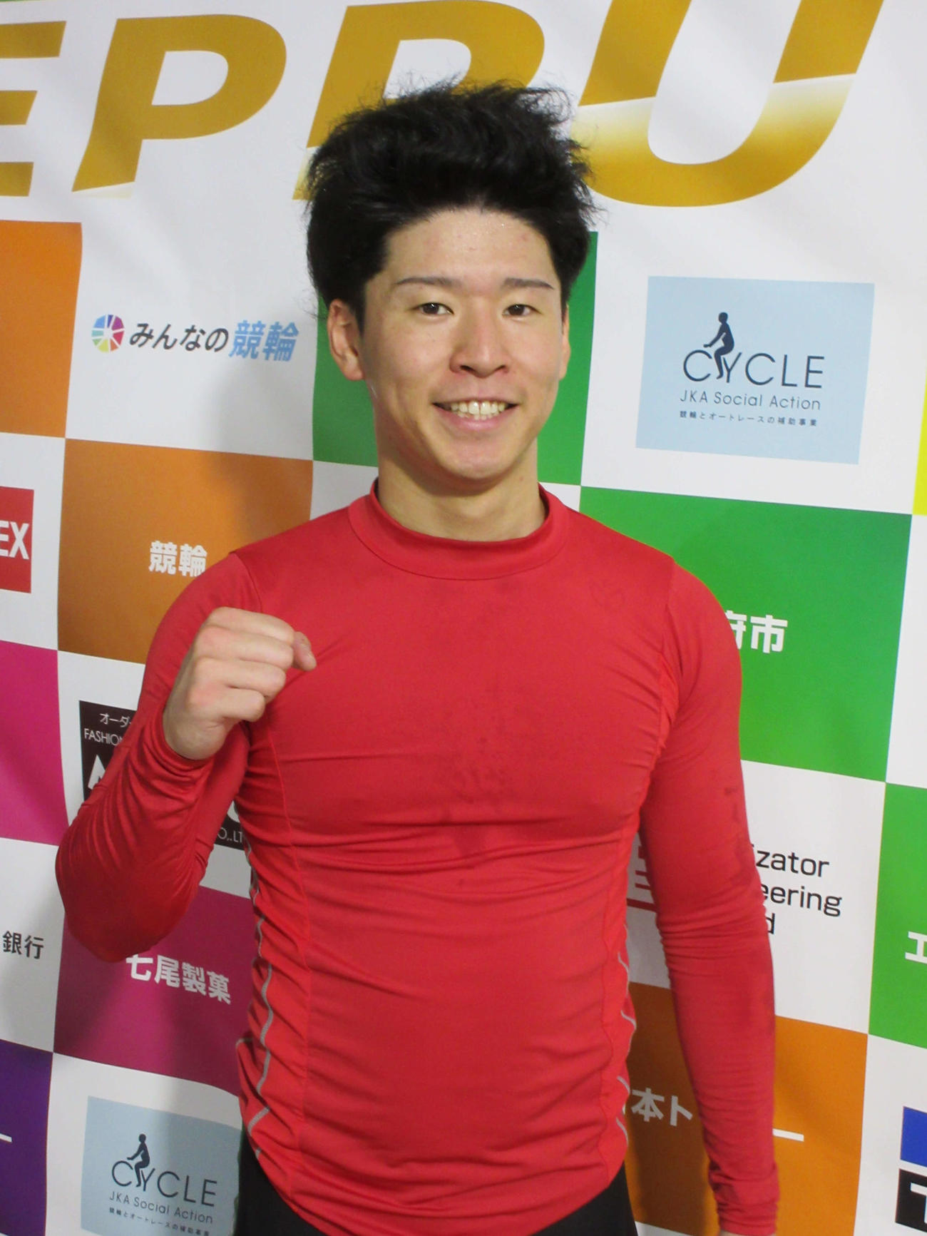 新人の川西康彦が逃げ切り、２場所連続の予選勝利を飾った