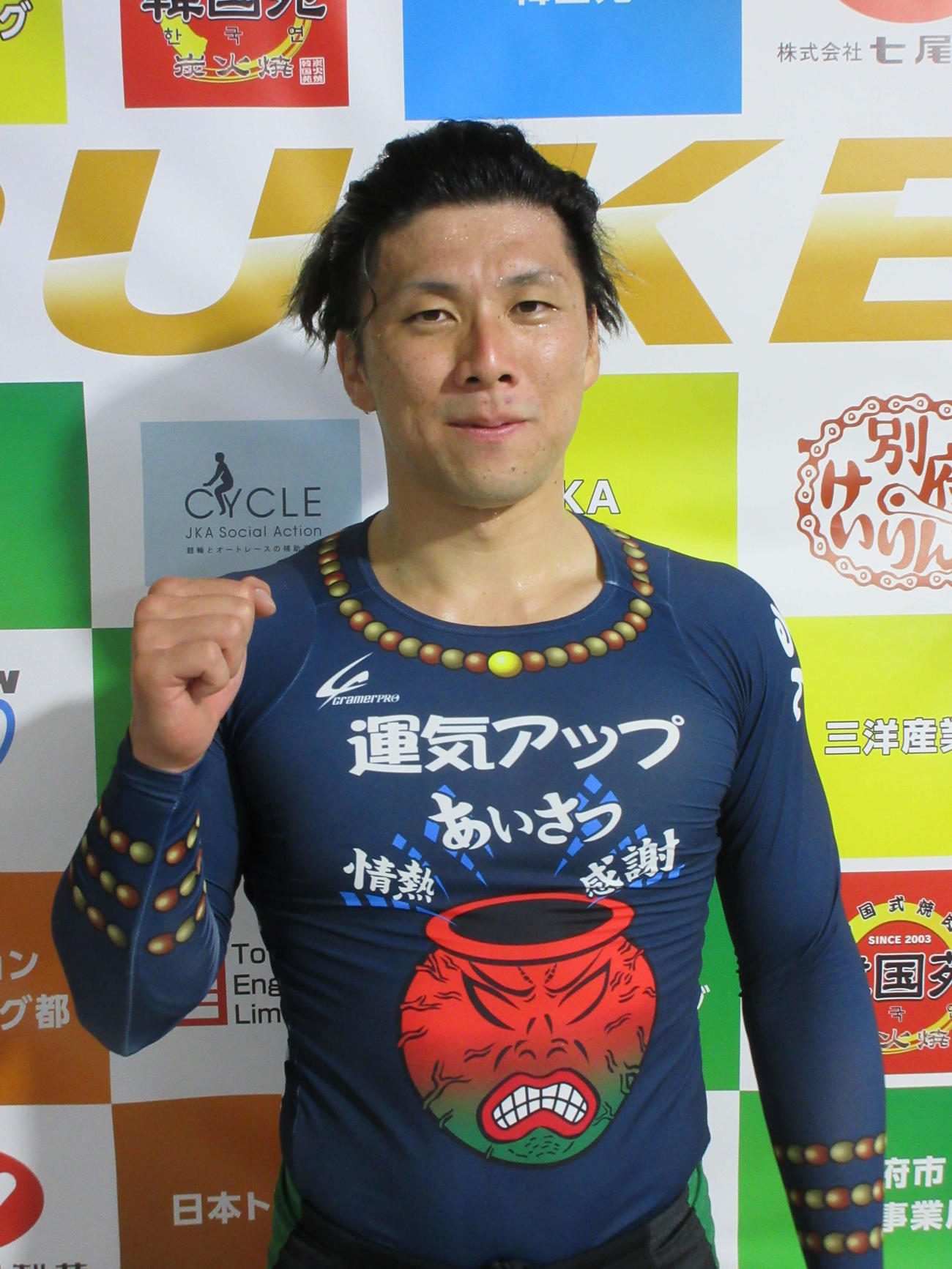 地元期待の吉田航が苦しい展開を克服して逃げ切った