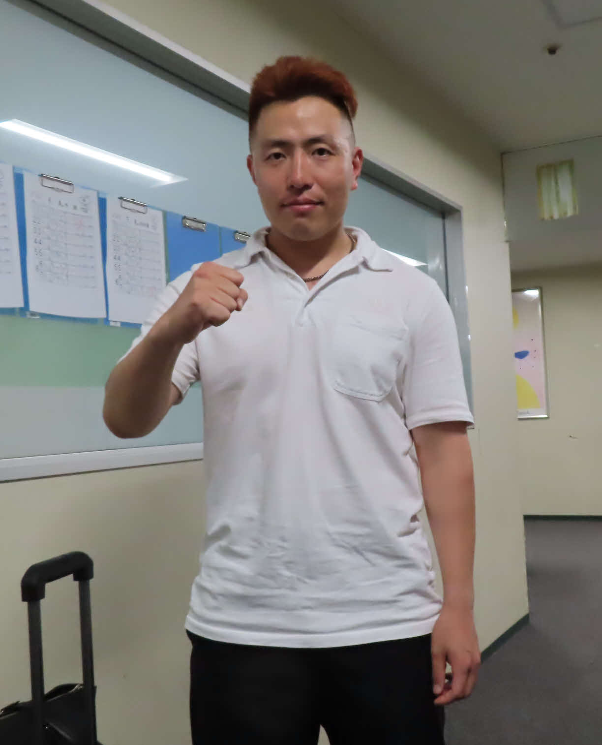 3児のパパ・中武三四郎が開幕カードの予選1Rで主導権を奪う（撮影・野島成浩）