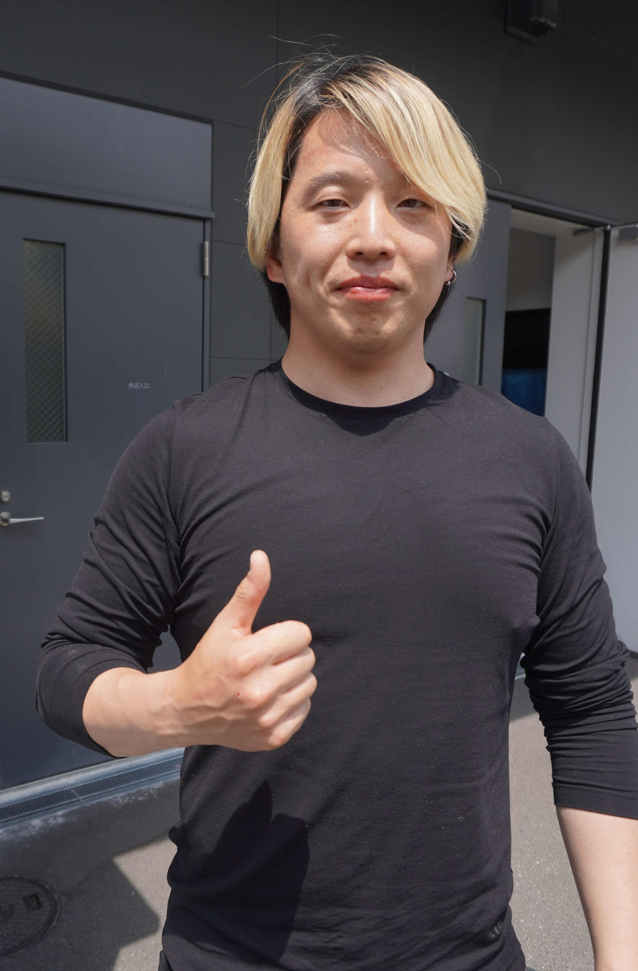 好フレームを手にした原井剣也が豪快パワーで押し切りを狙う