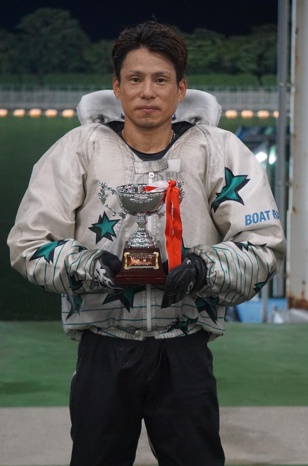 原田篤志が大接戦を制して優勝を飾った