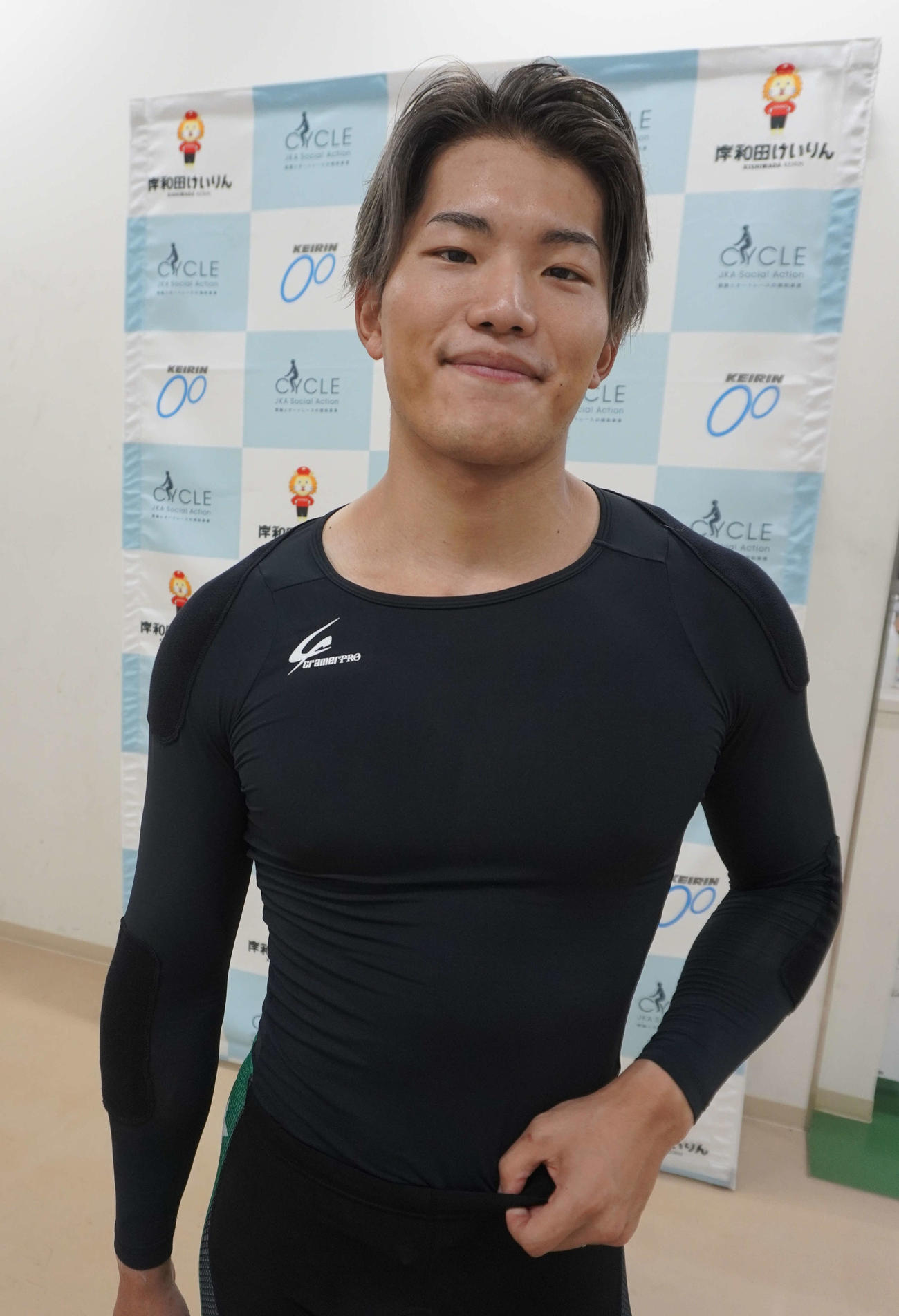 厳しい展開をまくり追い込みでクリアした加藤駿。決勝は近畿勢を従えて果敢に駆ける