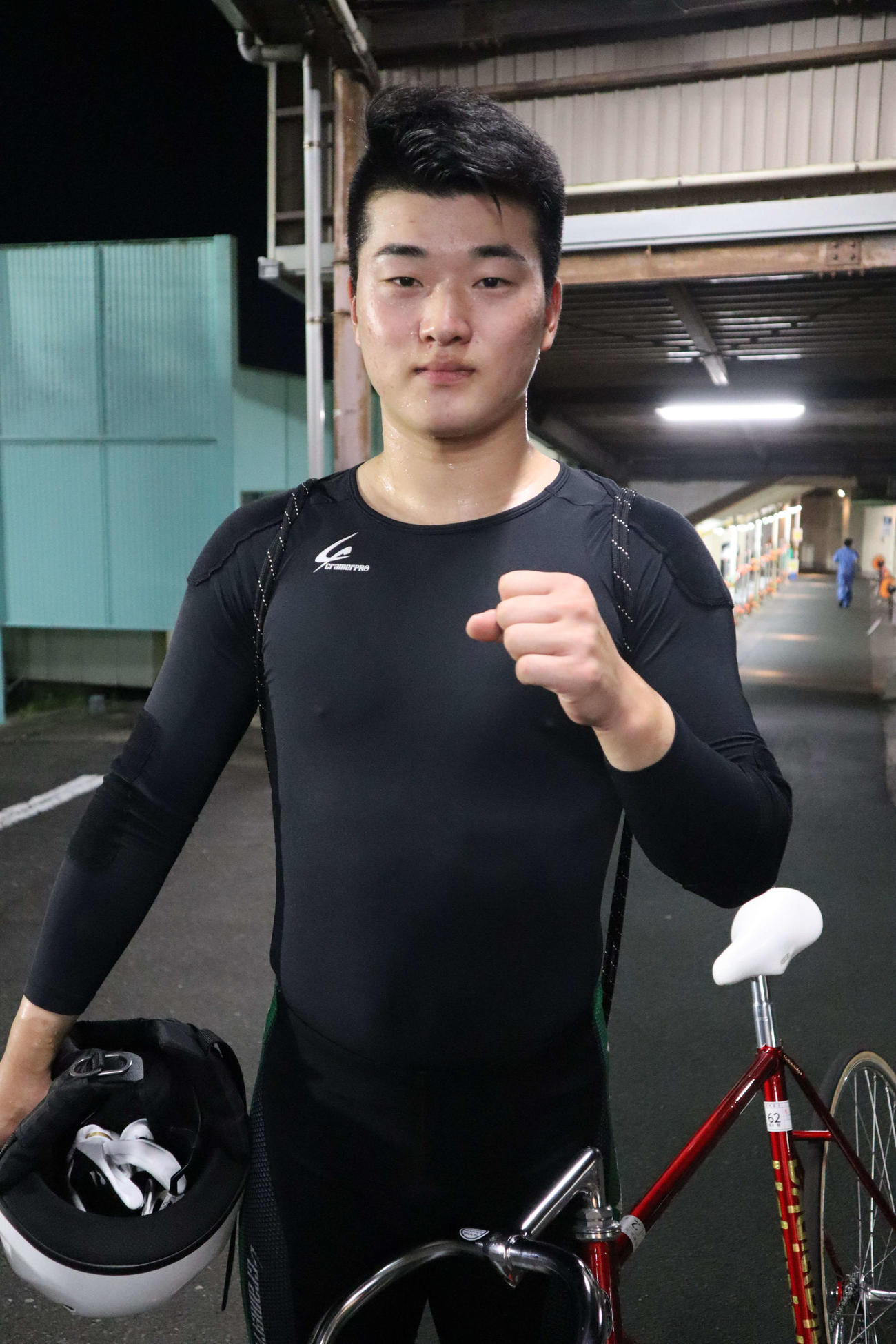けがから復帰後初の1着をゲットした岡本翔