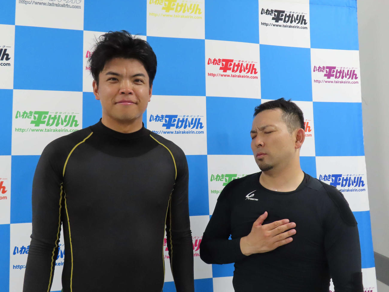 7月高知のリベンジを果たしホッとした表情を見せる河野要（右）と内田淳