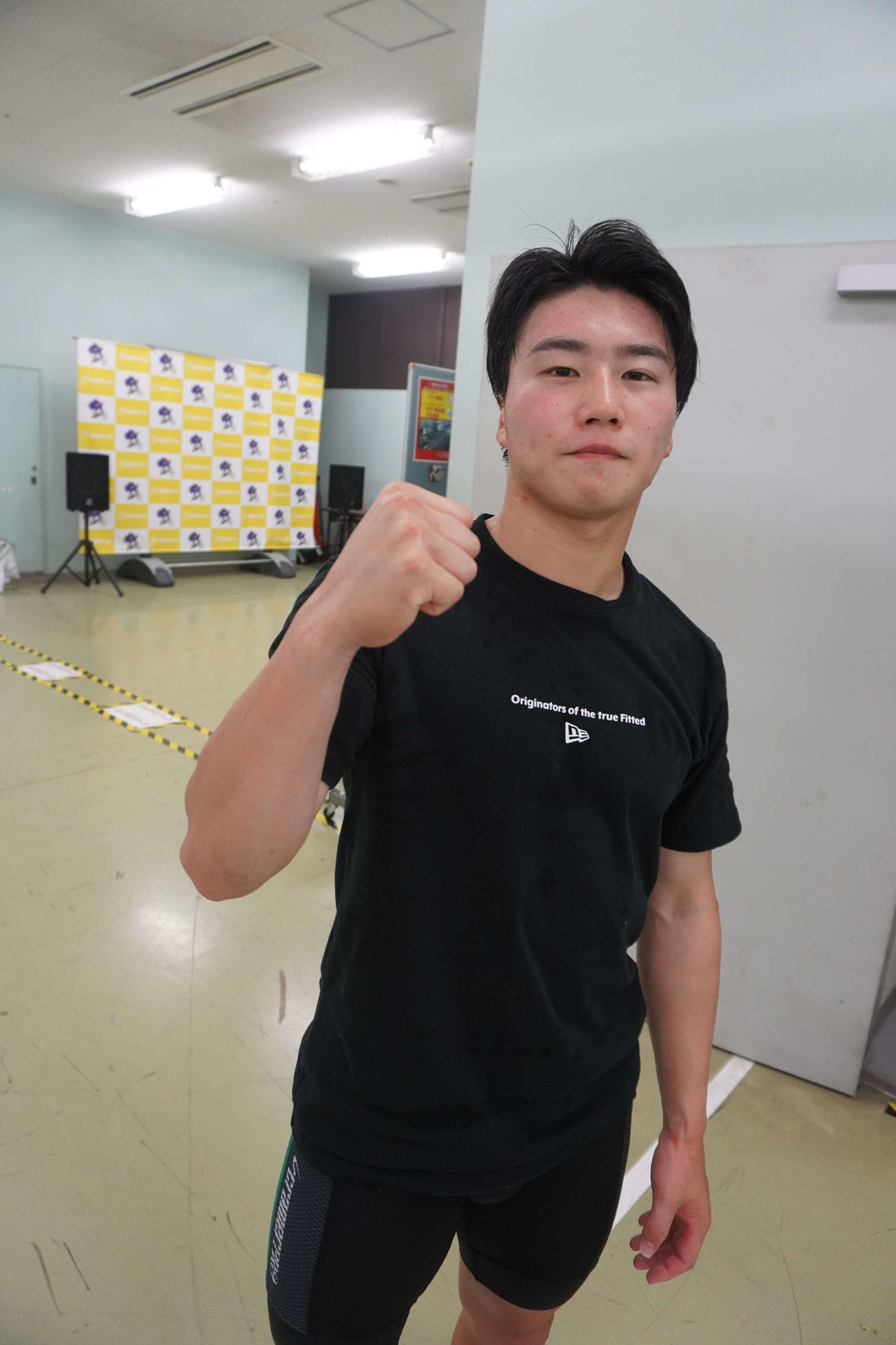 予選1Rは平根優大が後位競りを尻目に堂々の押し切り勝ちを演じた