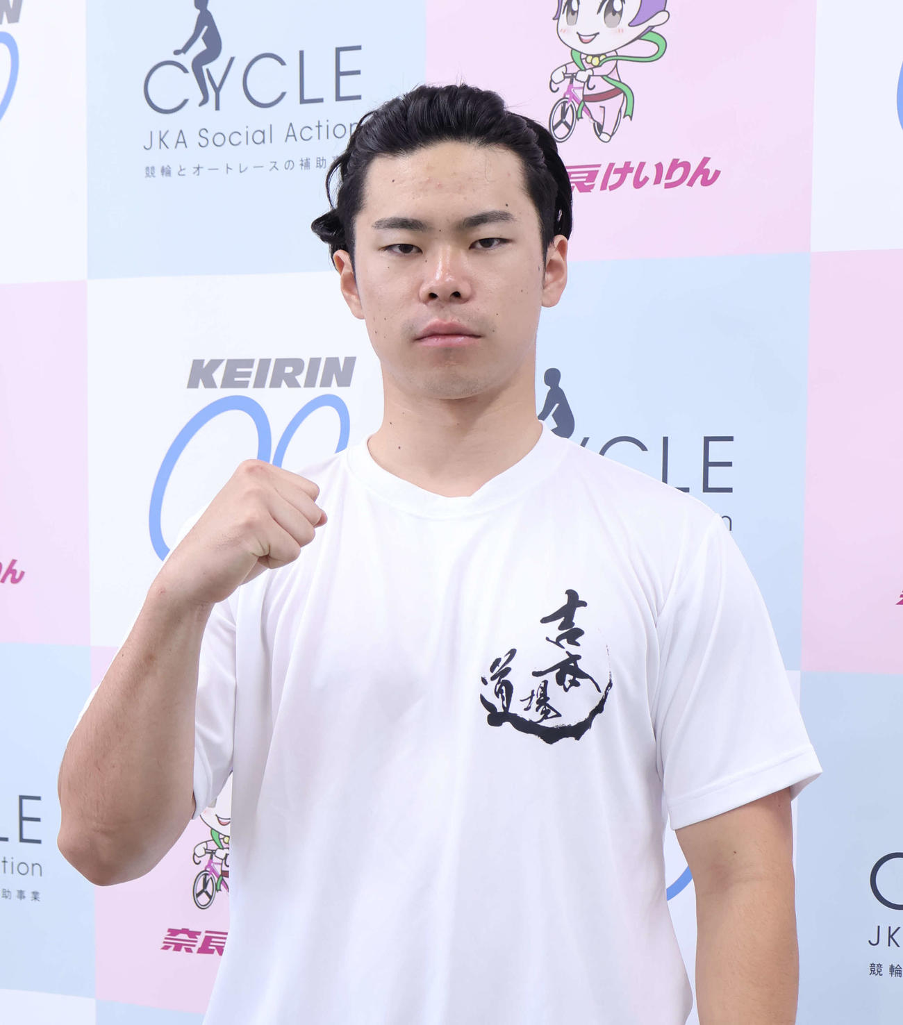 予選6R、伊藤涼介がパワフルな走りで突破する