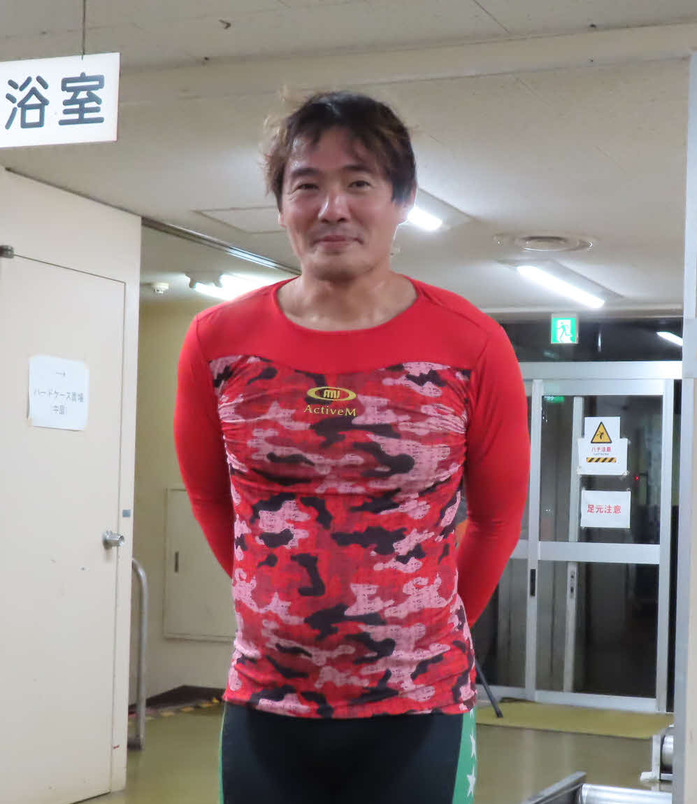 青森競輪　今期の初勝利を喜ぶ対馬太陽（撮影・野島成浩）＝2025年10月04日