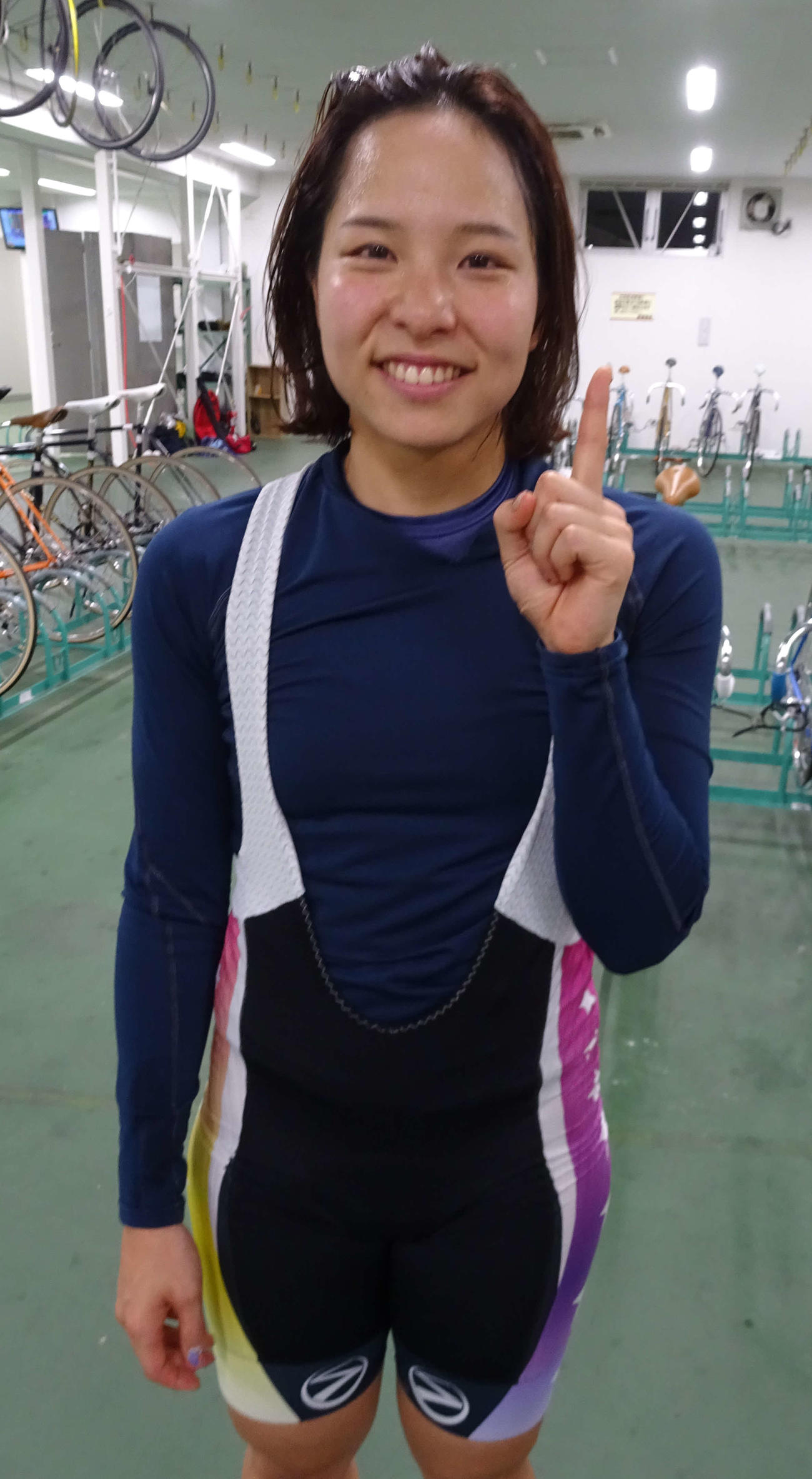 豊橋競輪　地元の当銘直美が開幕レースを制した