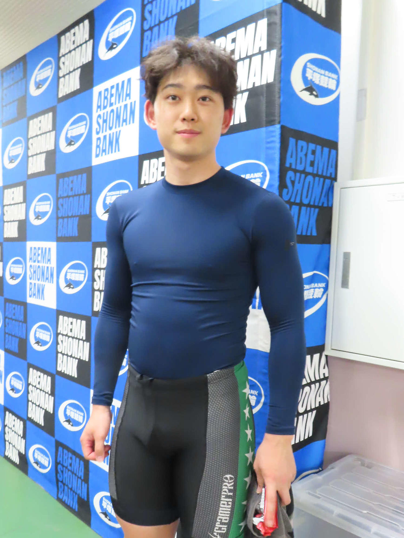 吉岡優太が白星発進に笑みを見せる（撮影・野島成浩）