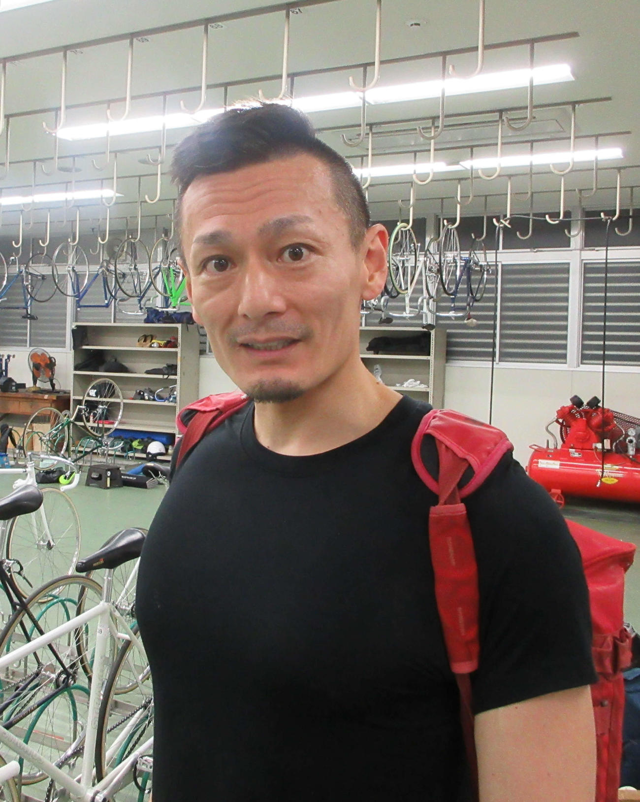 愛敬博之が初日の悔しさをバネに勝利した（撮影・和田年弘）