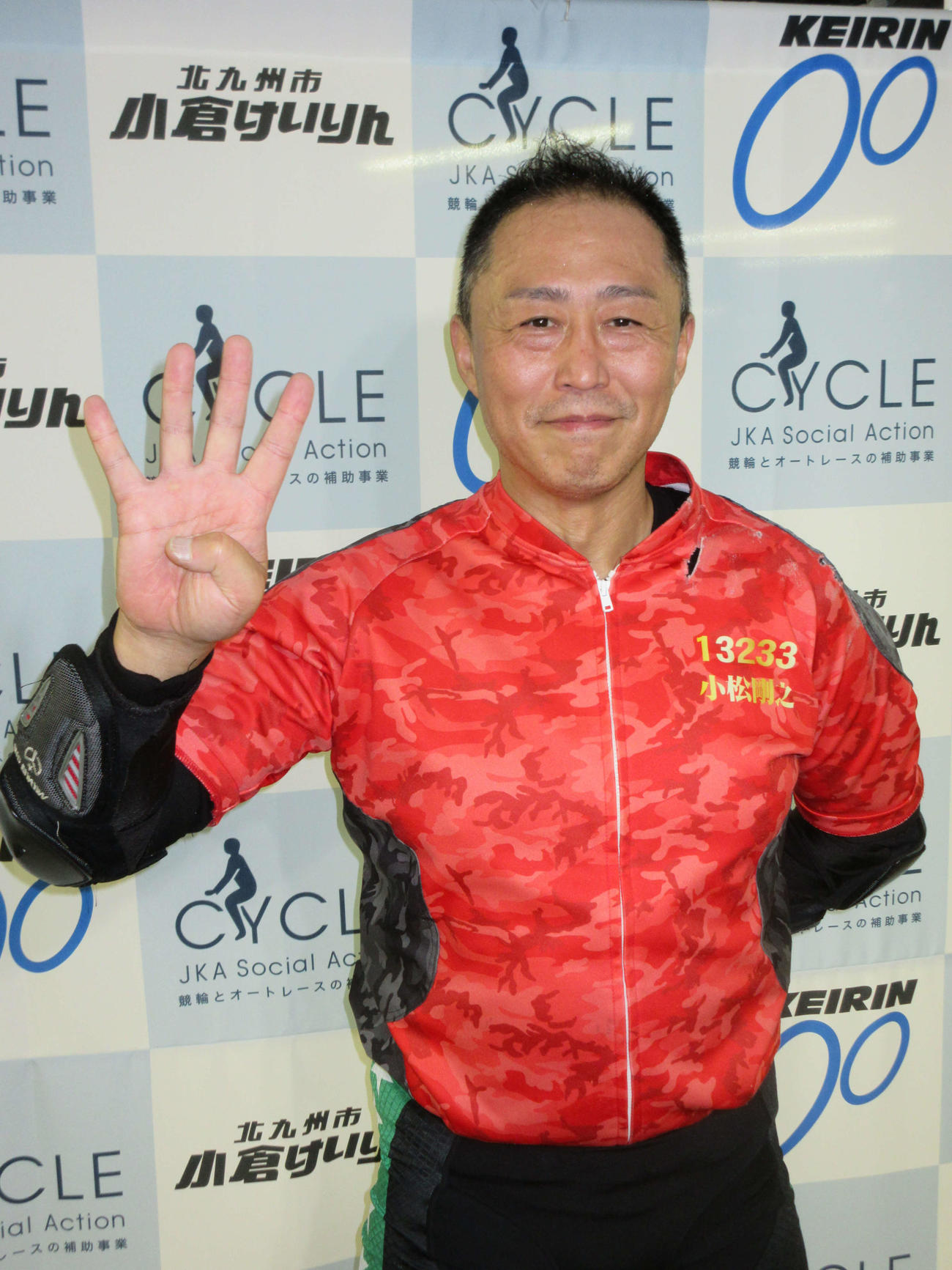 一般2Rは、小松剛之が3番手から突き抜けて通算400勝を飾った