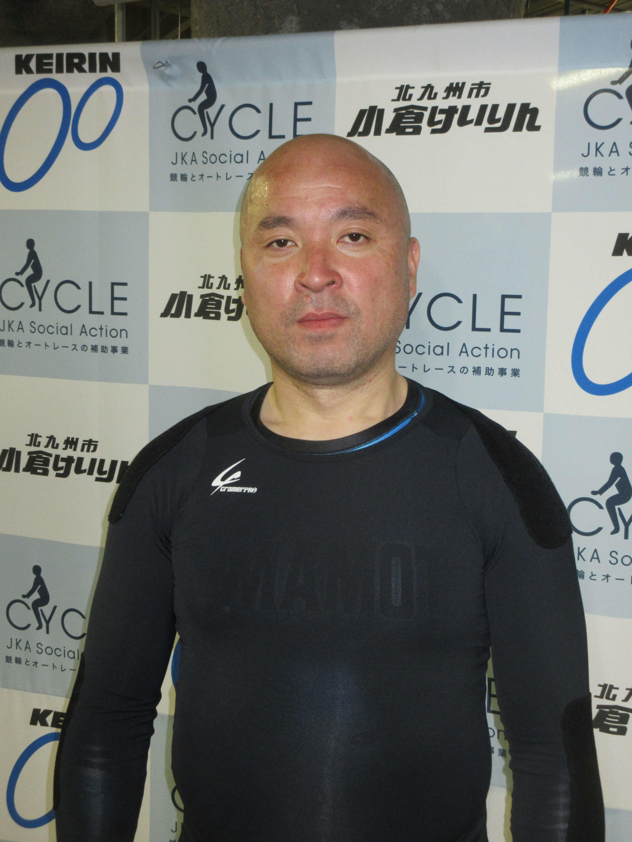 決勝9R、中村一将の気合の馬力駆けは互角の狙いといえそうだ