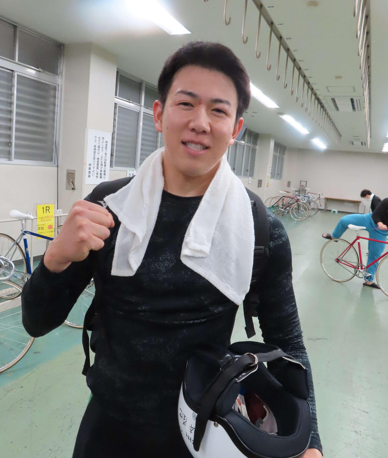 チ予選2R、突っ張り2周先行で、余裕を持って逃げ切った大本隆也