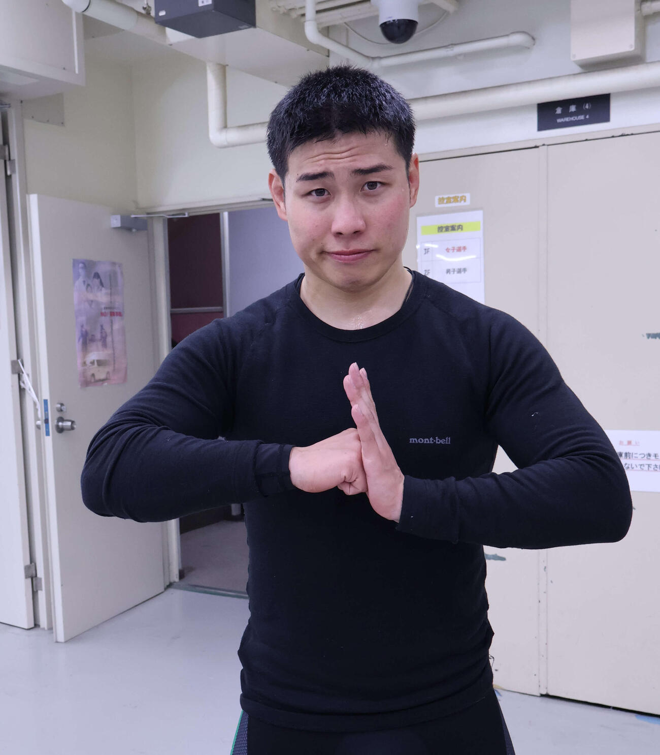 珍しい「差し」の決まり手で勝利した藤井優希（撮影・山田敏明）