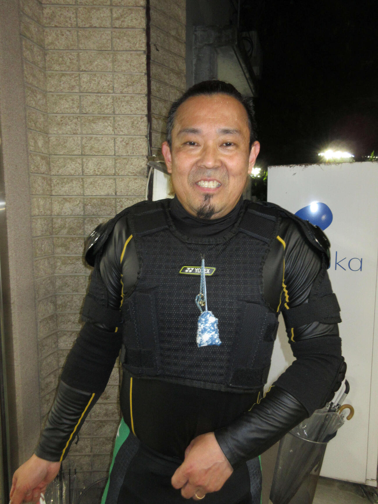 オープニング1Rを制した住村実。レース内容には反省しきりも、最後はにっこり笑顔に