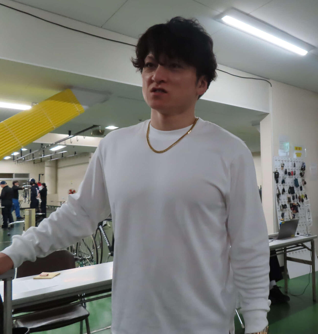 充実した近況を話す高橋陽介（撮影・野島成浩）