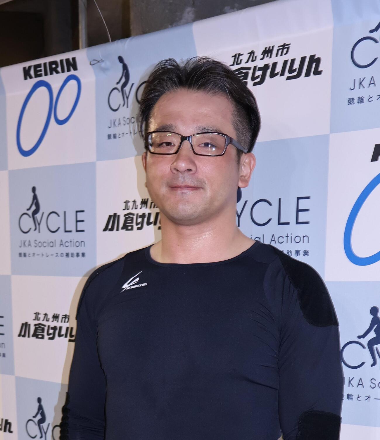 先行職人の野見泰要が決まり手「差し」の1着に苦笑いした