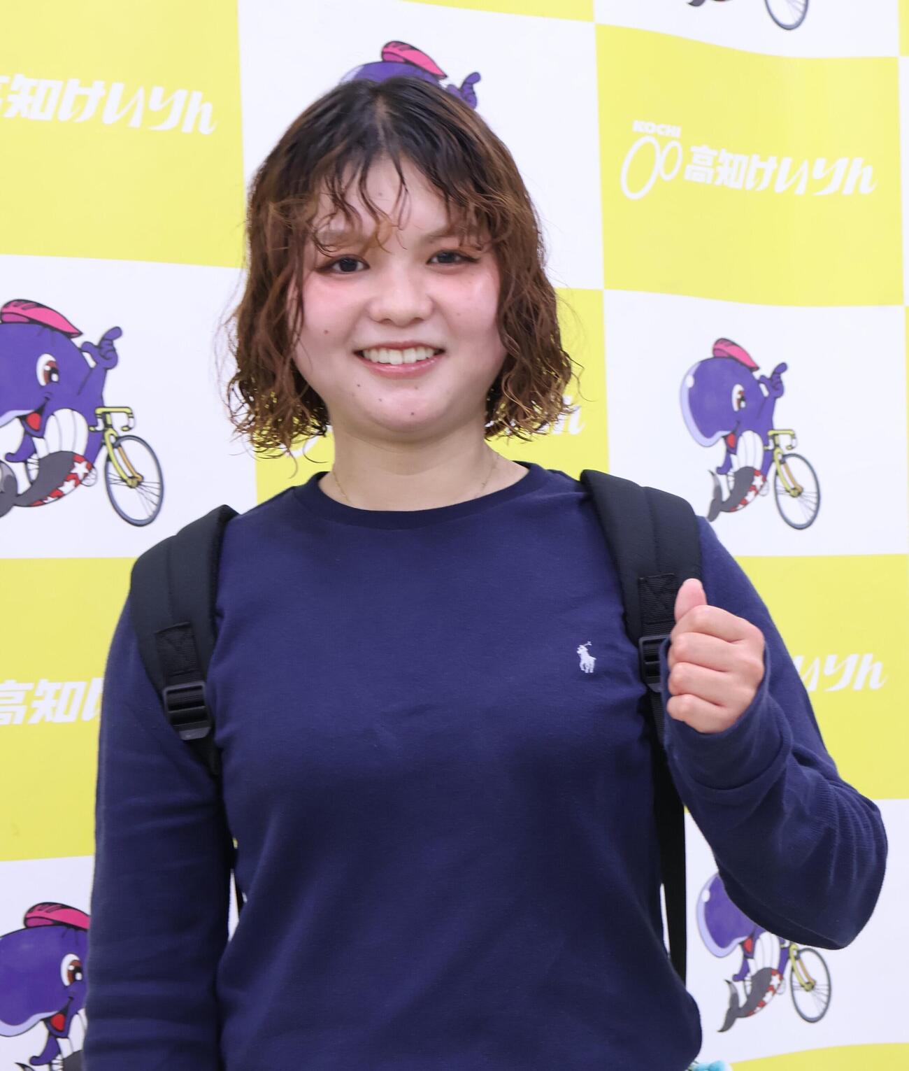 藤原春陽が間に合わせの自転車で奮戦する