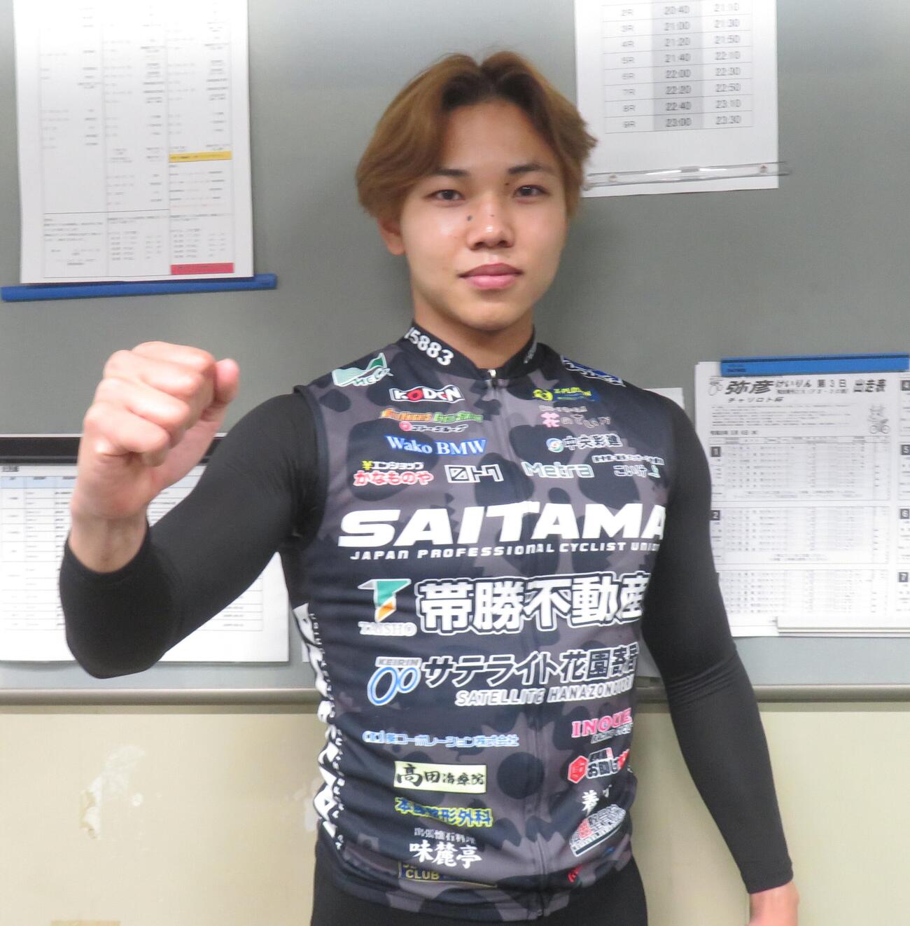 単騎で一発を狙う吉田夢希斗（撮影・栗田文人）