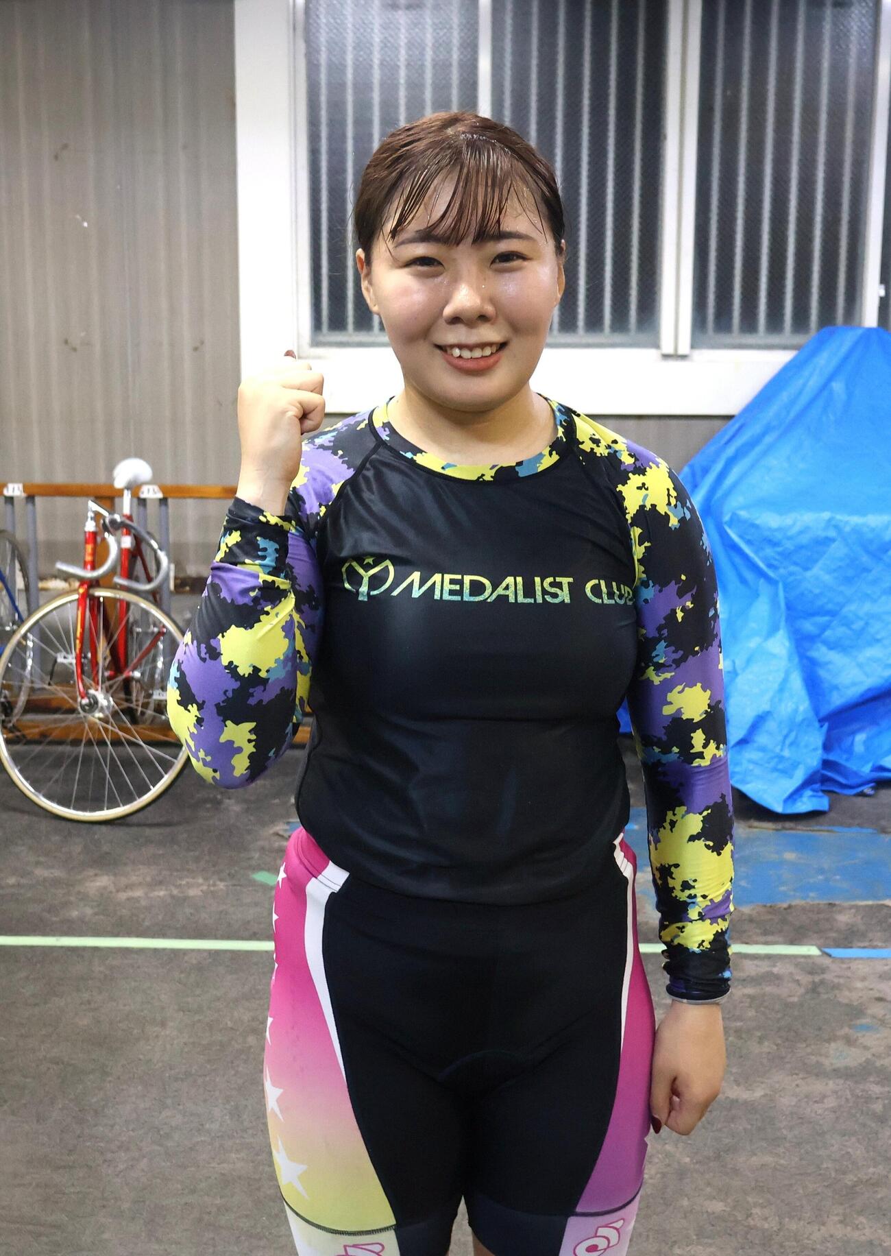 東美月は持ち前の安定した走りで3着発進