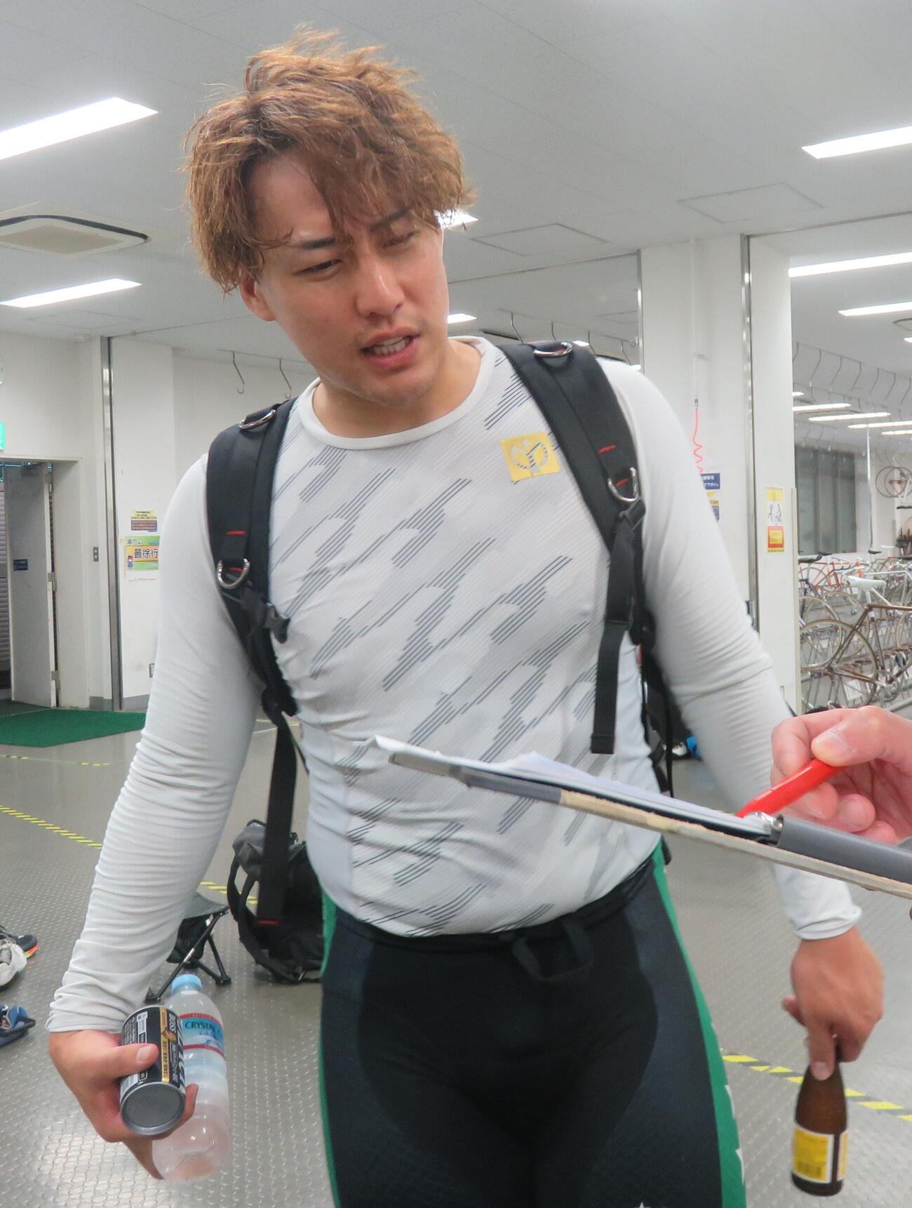 右近陸人が最善を尽くして2着で予選をクリア