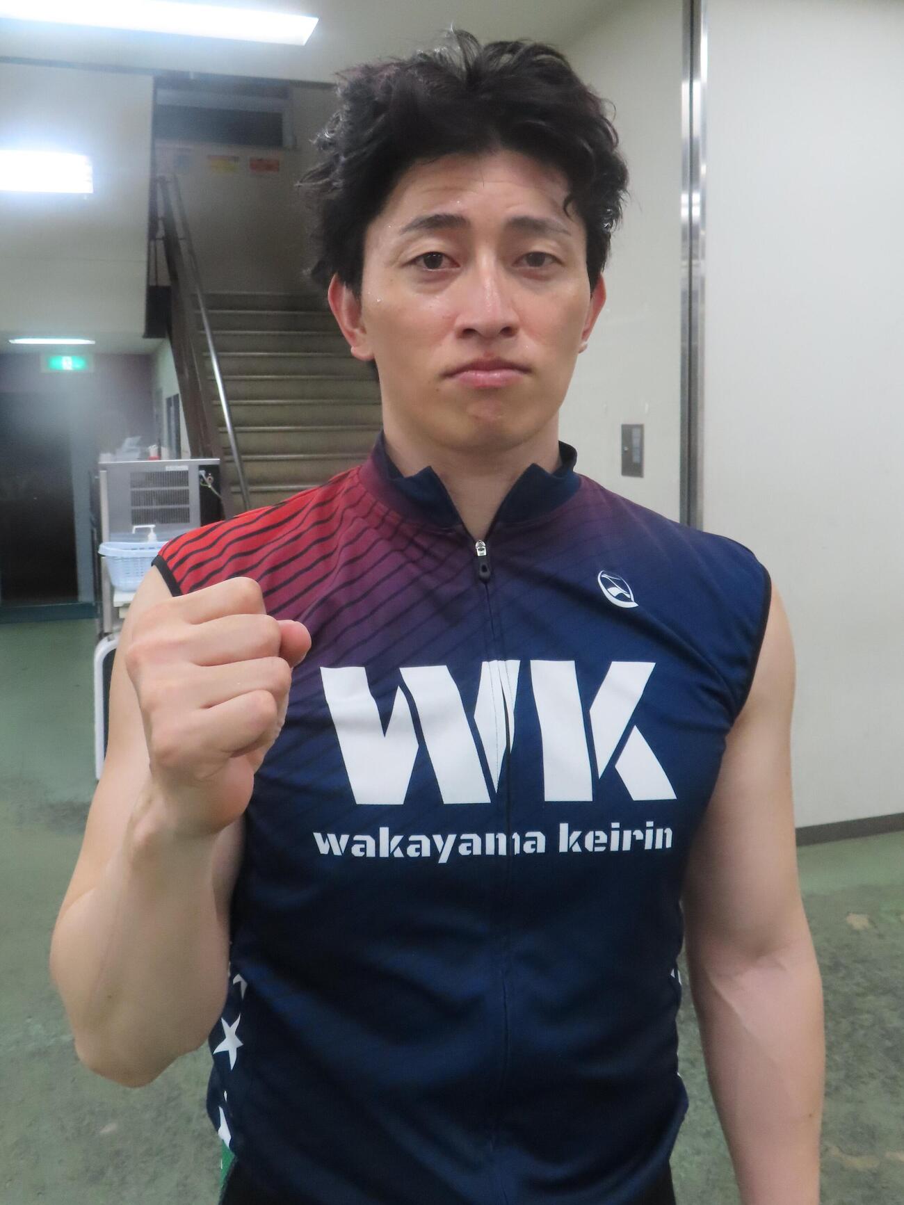 中西勇は2周半をほとんど踏みっぱなしで逃げ切った