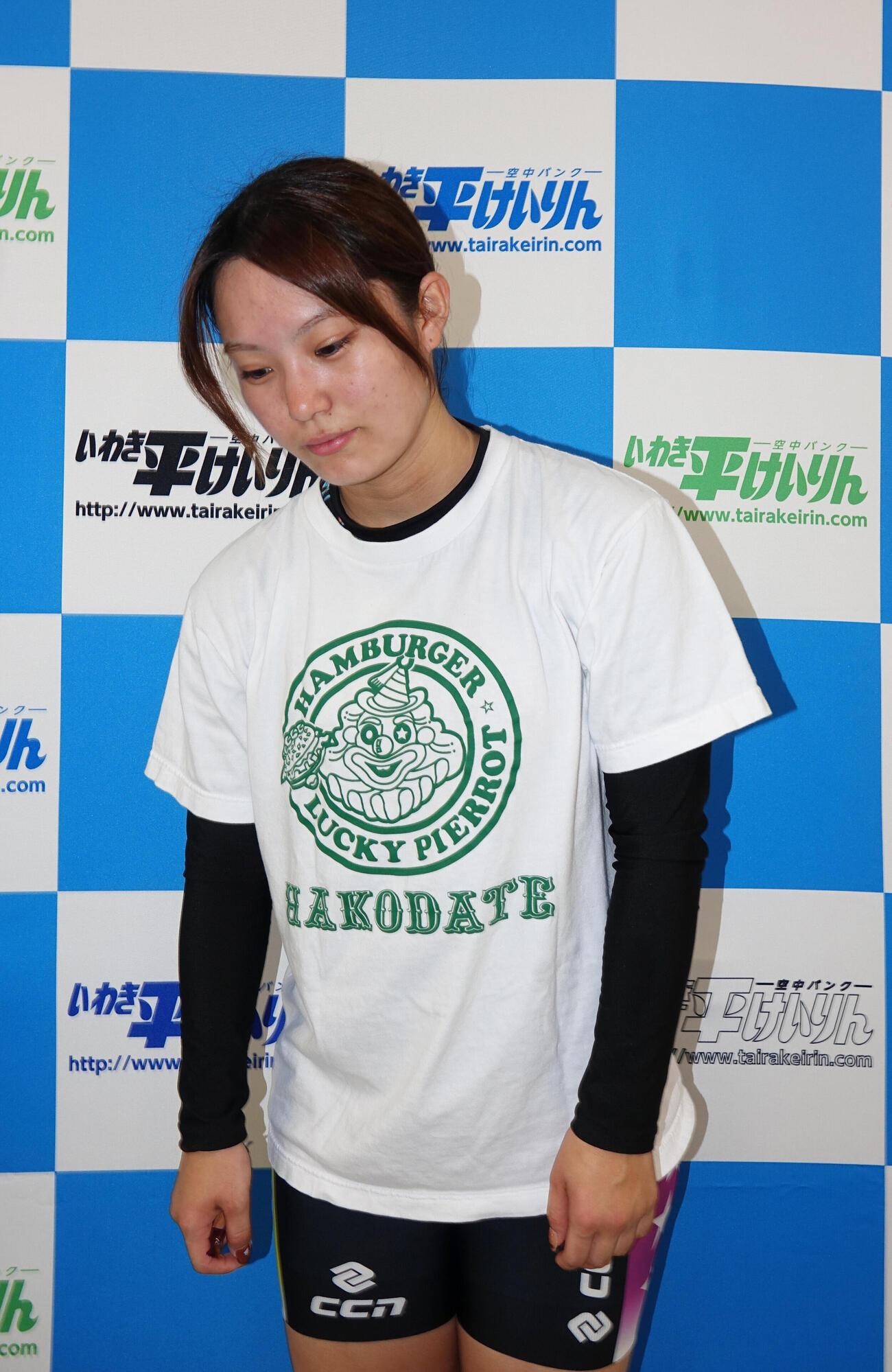 5着スタートに、うなだれる神戸暖稀羽