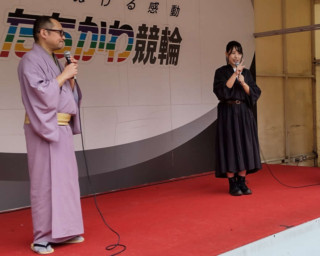 立川競輪でトークショーに出演する高木真備さん（撮影24年10月24日）