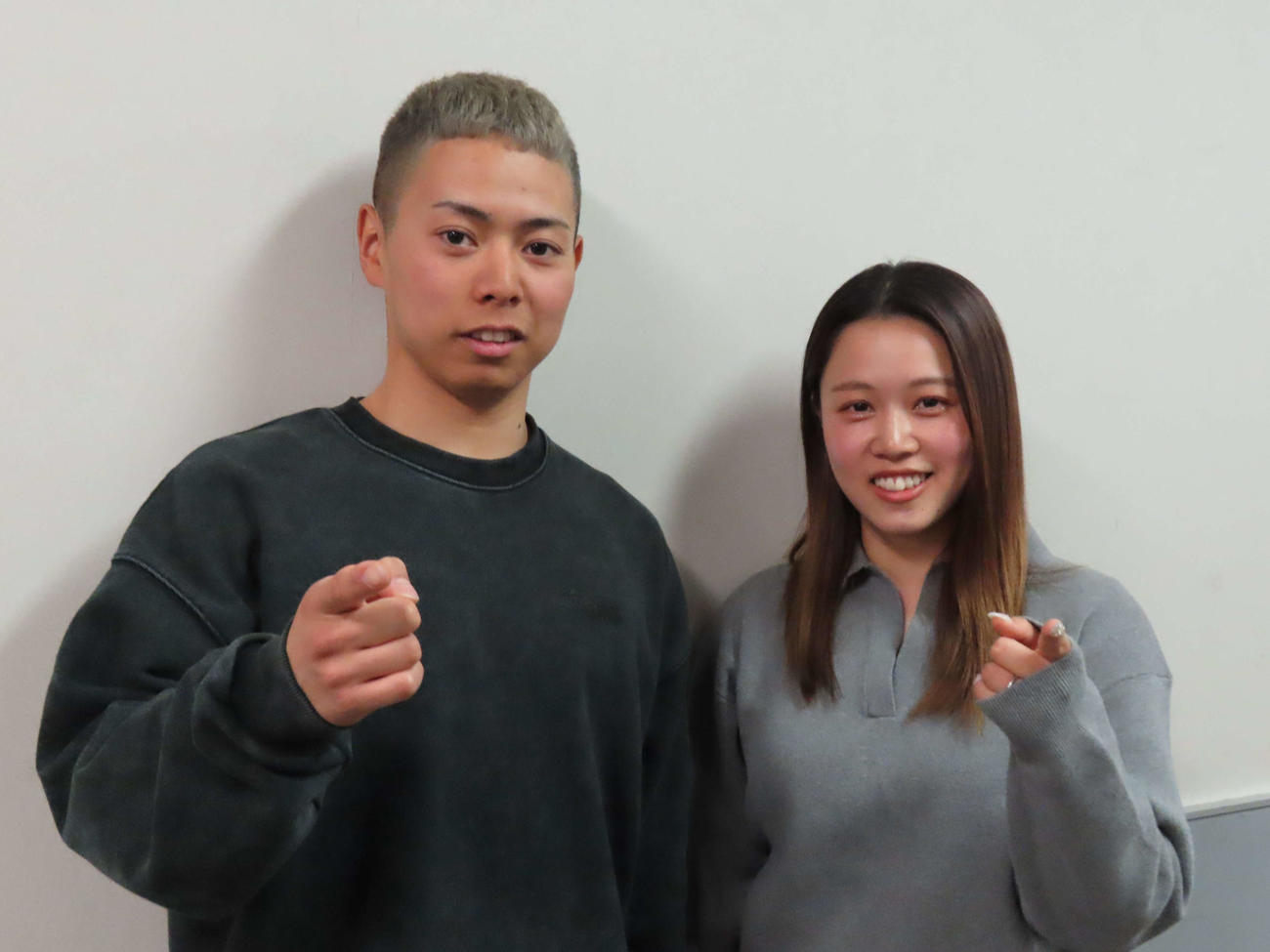 きょうだいあっせんの渡辺雅也（左）と栞奈