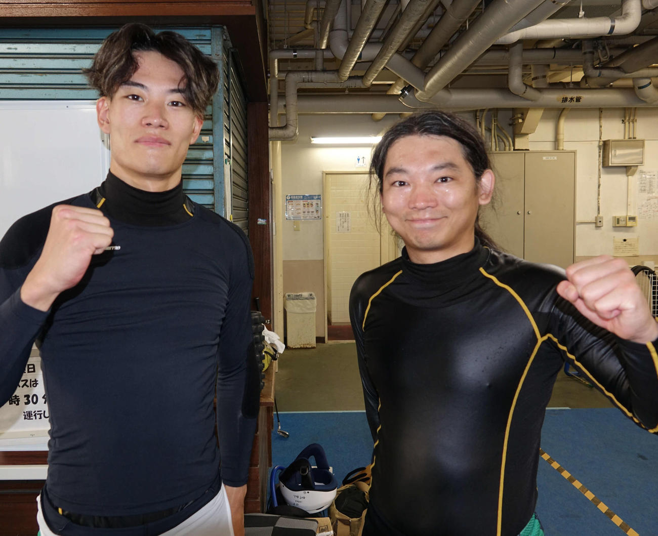弟子の今井希（左）の2周先行から1着で決勝を決めた高橋昇平
